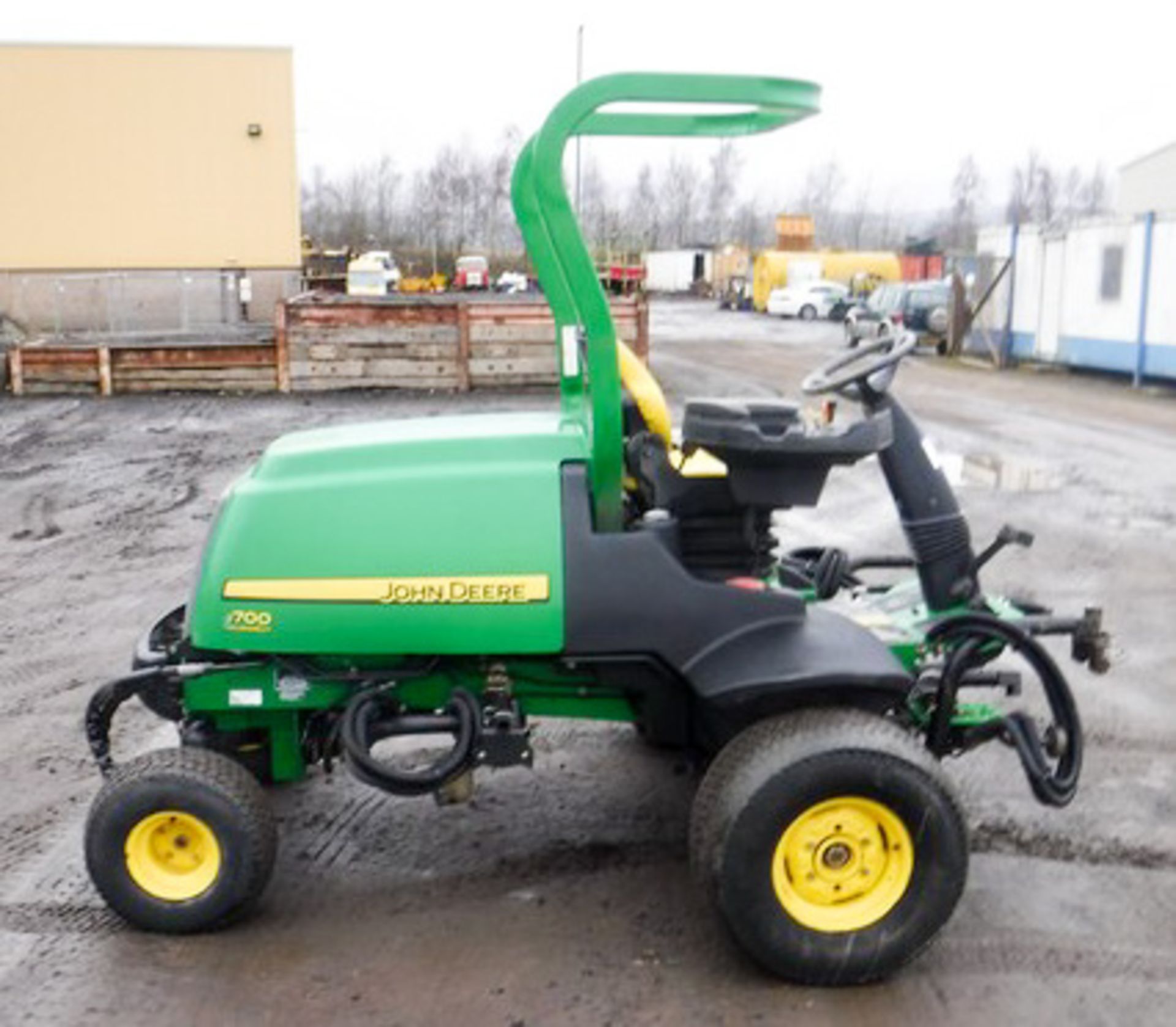 JOHN DEERE 8700, S/N TC8700X010348, TWIN AXLE, 1368HRS (NOT VERIFIED) & UNITS ON A PALLET - Image 5 of 11