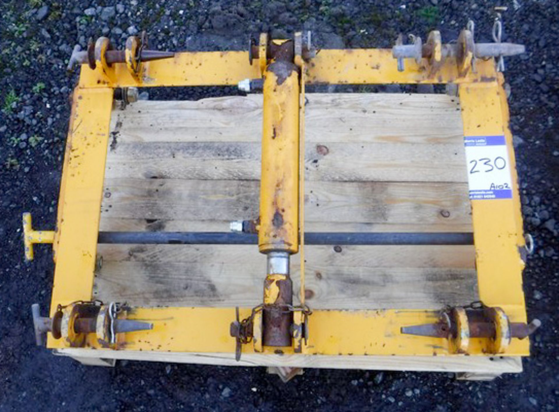 SNOW PLOUGH MOUNTING FRAME FOR ATTACHING PLOUGH TO LORRY