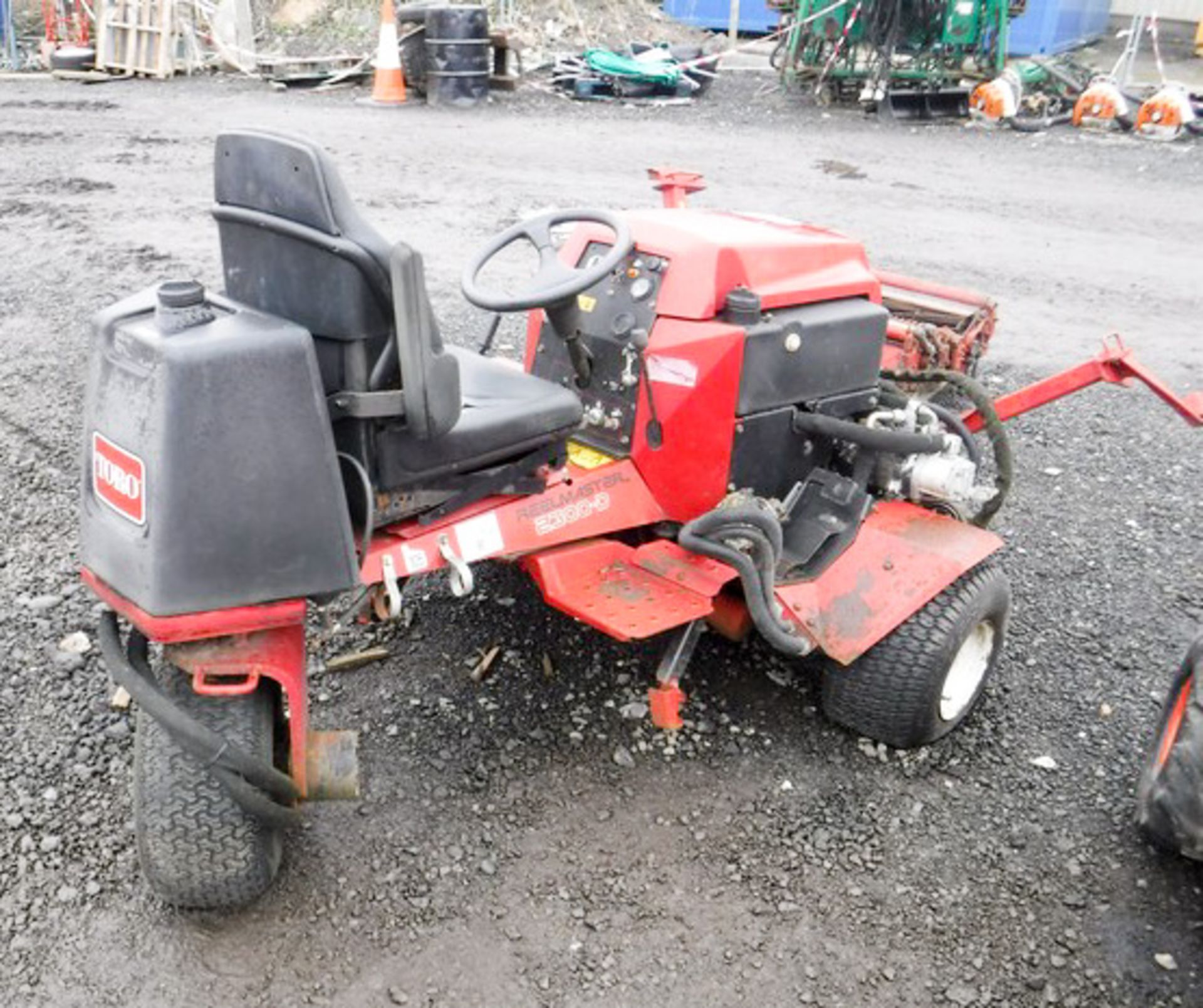 TORO ROADMASTER 2300-D, 2 AXLES, 2888HRS (NOT VERIFIED) & 3 UNITS ON PALLETS - Image 4 of 8