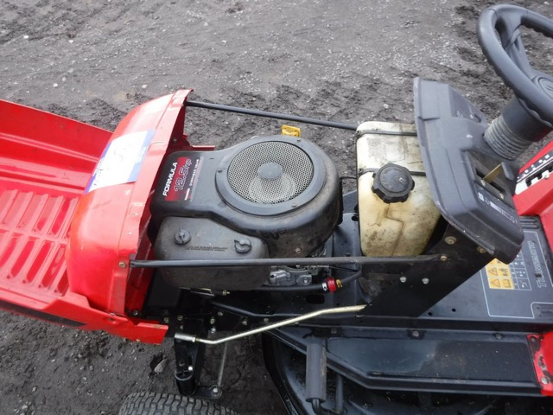 MTD RH115/76 RIDE ON MOWER FOR SPARES OR REPAIR - Image 9 of 10