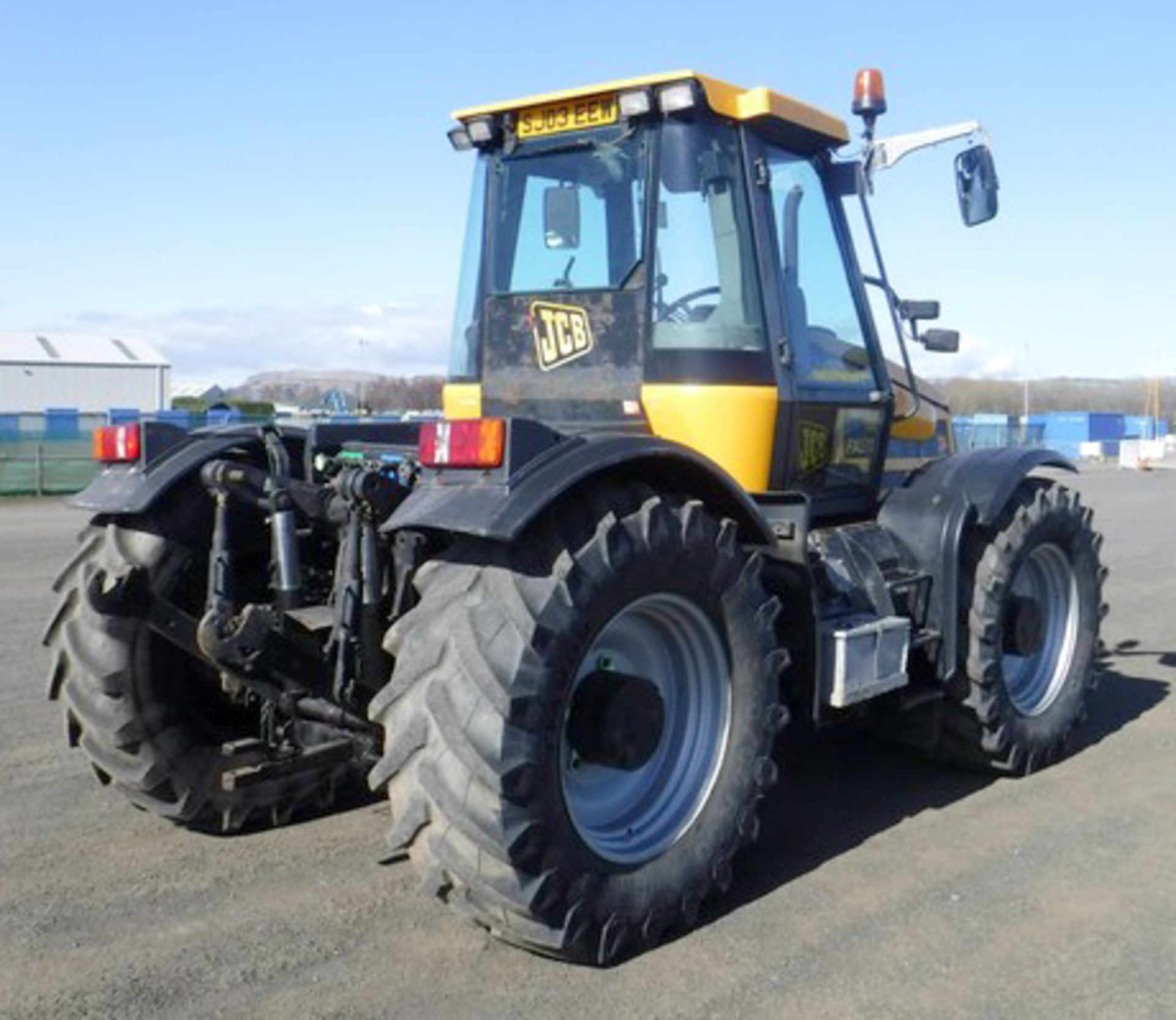 JCB FASTRAC 2135 4 WHEEL STEER TRACTOR. REG SJ03 EEW. TWIN AXLE 6832 HRS (NOT VERIFIED). - Image 17 of 21