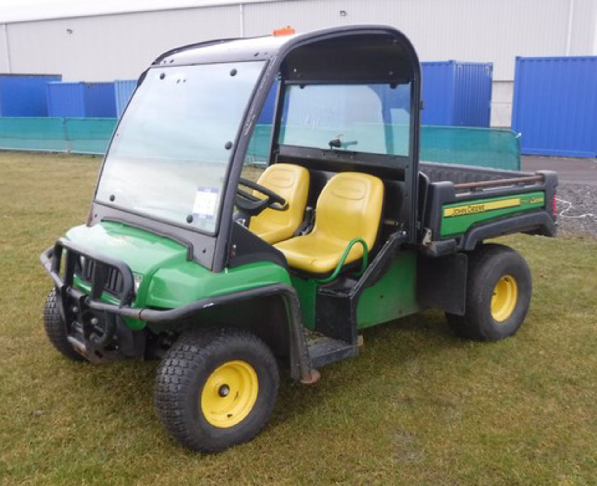 2013 JOHN DEERE E GATOR, S/N 06297, TWIN AXLES, 563HRS (NOT VERIFIED), MANUAL TIPPER