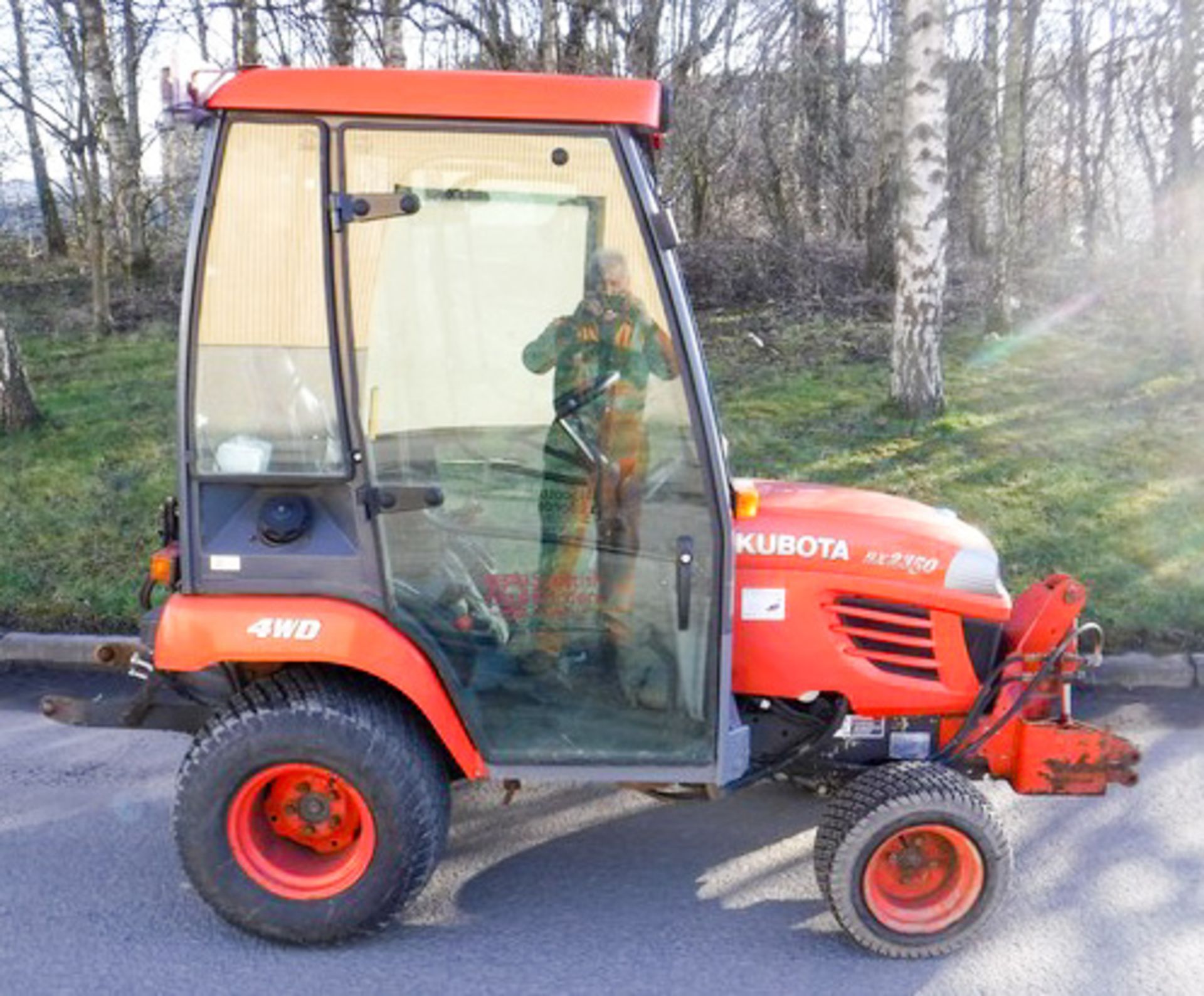 2011 KUBOTA BX2350 MINI TRACTOR REG SN61EJE, 238.7HRS (NOT VERIFIED) DOCUMENTS IN OFFICE - Image 2 of 3