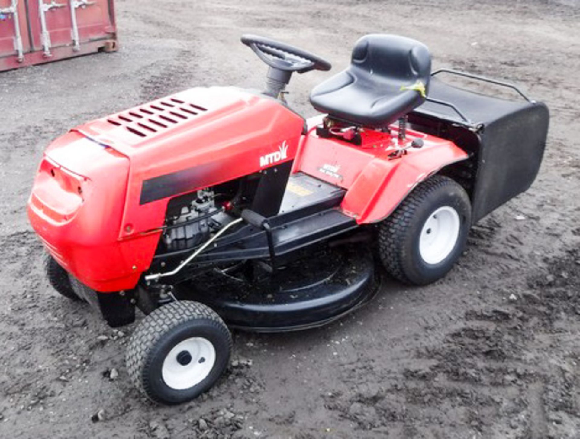 MTD RH115/76 RIDE ON MOWER FOR SPARES OR REPAIR