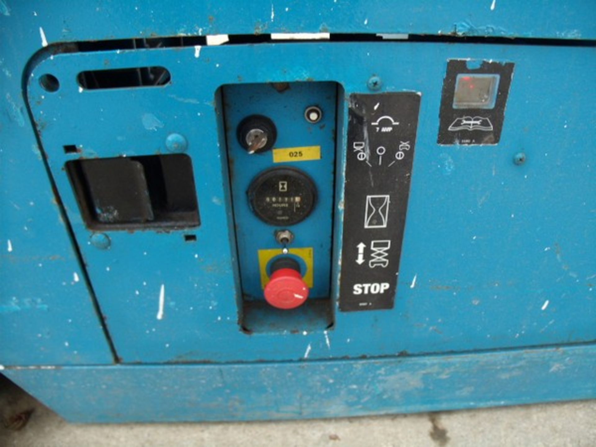 2007 GENIE 2632, s/n - GS3207/86954, 171hrs (verifed), new battery fitted Aug 2017. - Image 5 of 9