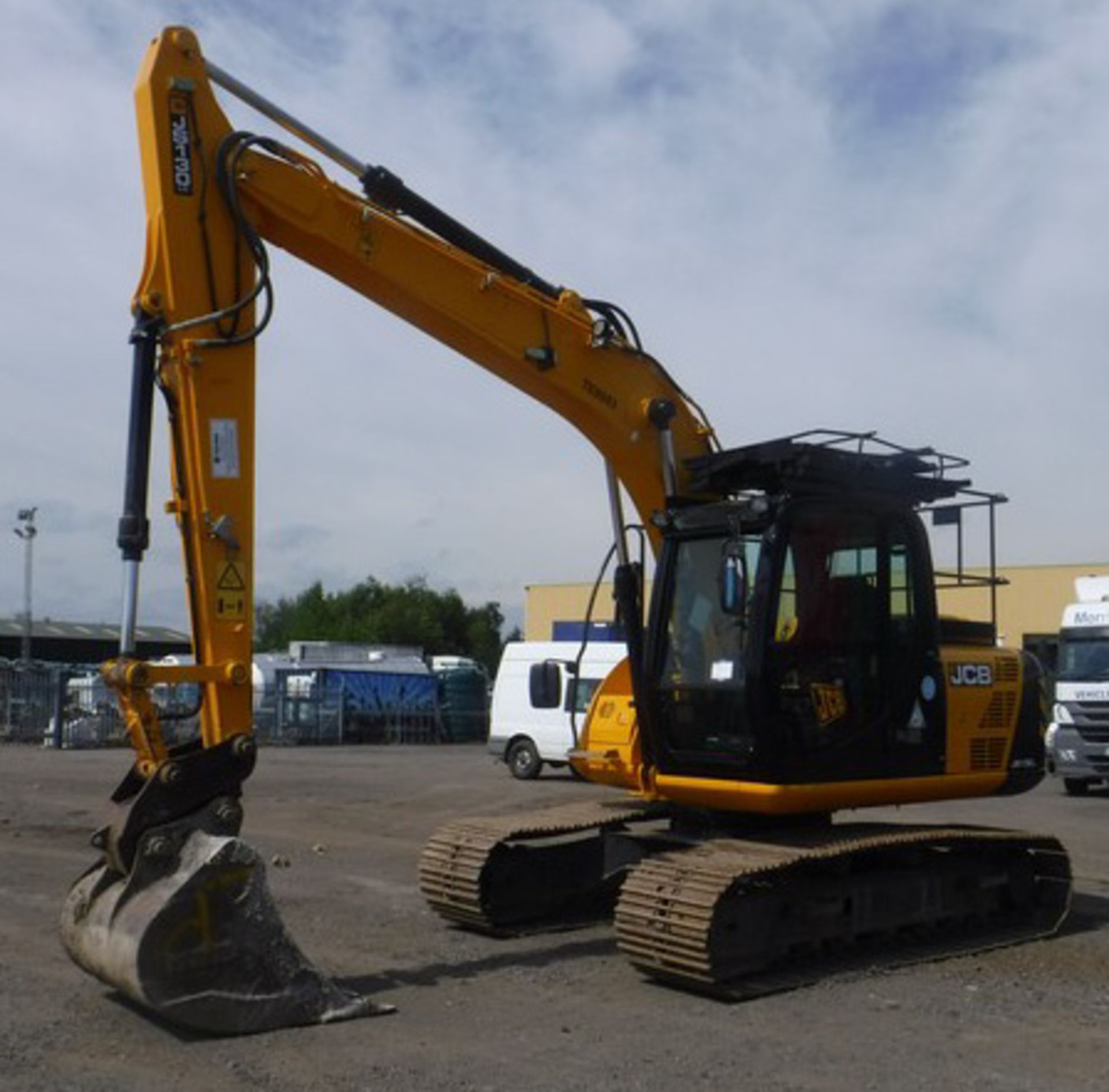 2014 JCB JS130LC S/N 2134601.c/w 1 bucket, hammer lines, hydraulic q/hitch, 700m pads, cab guards 56 - Image 12 of 21