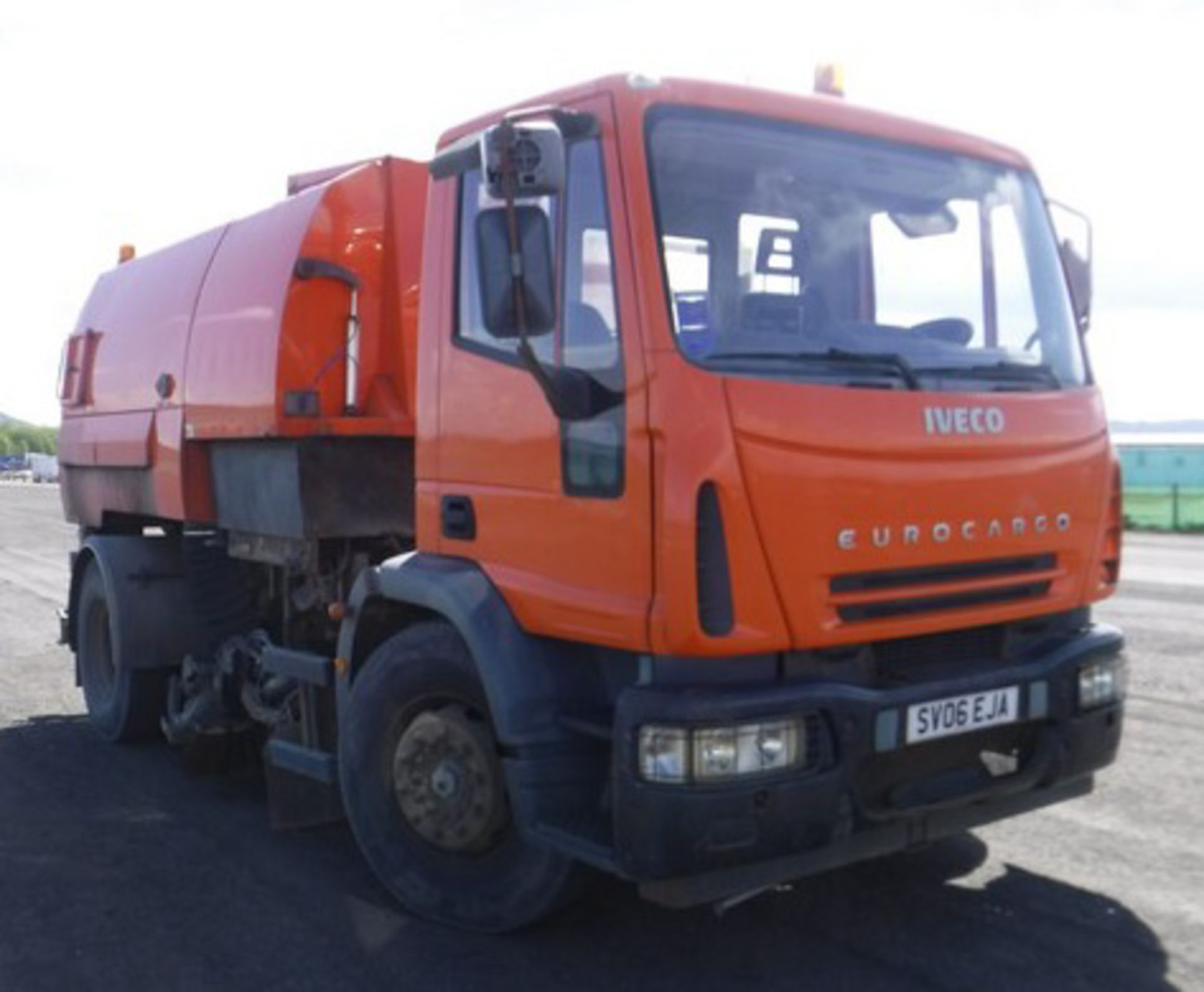 IVECO Johnson Sweeper - 5880cc - Image 15 of 21