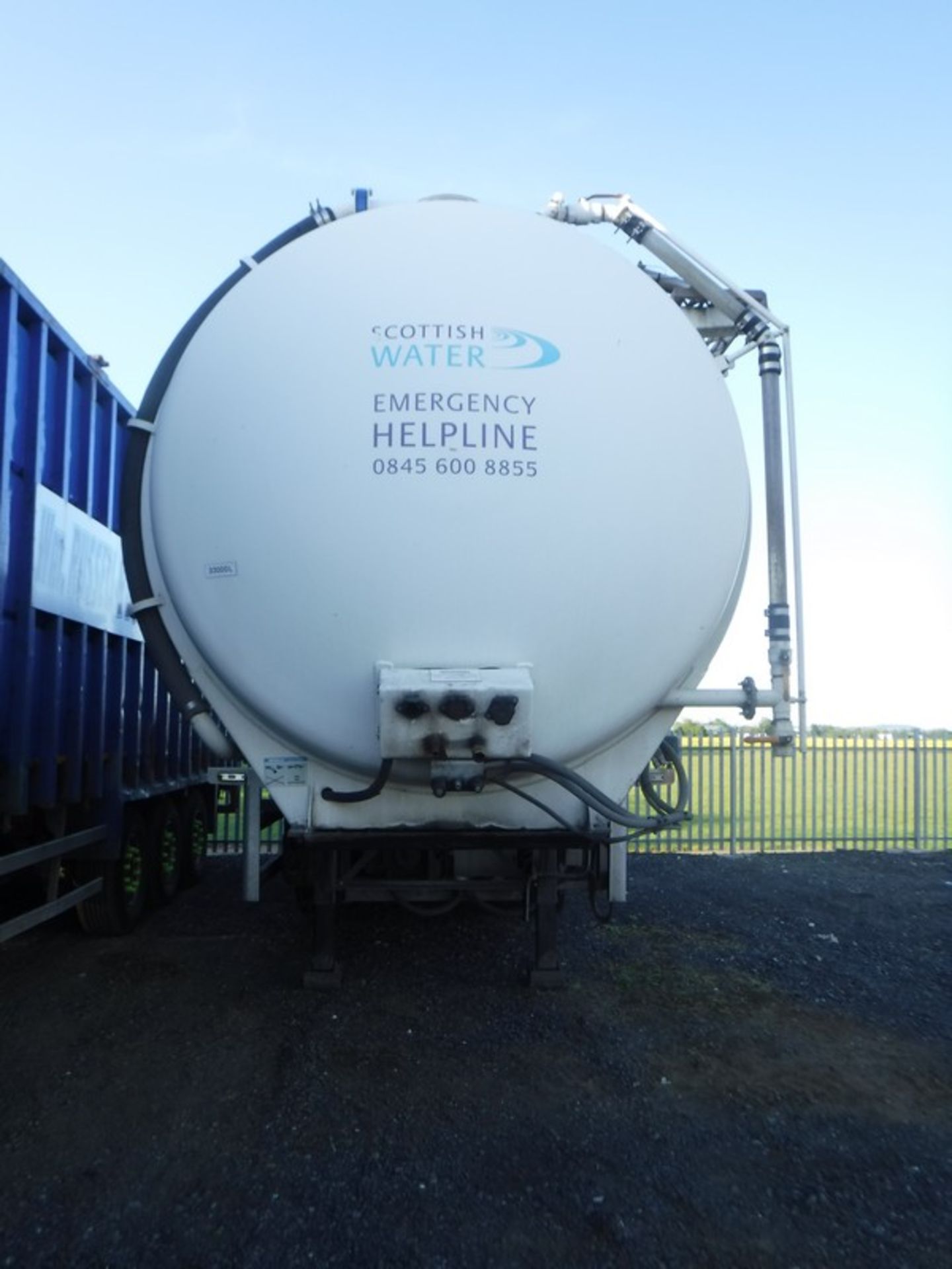 2007 WABCO vacuum tank trailer. Reg No C233117, s/n 23/33000/07. Triple axle. GVW 38180kg c/w Crossl - Bild 13 aus 15