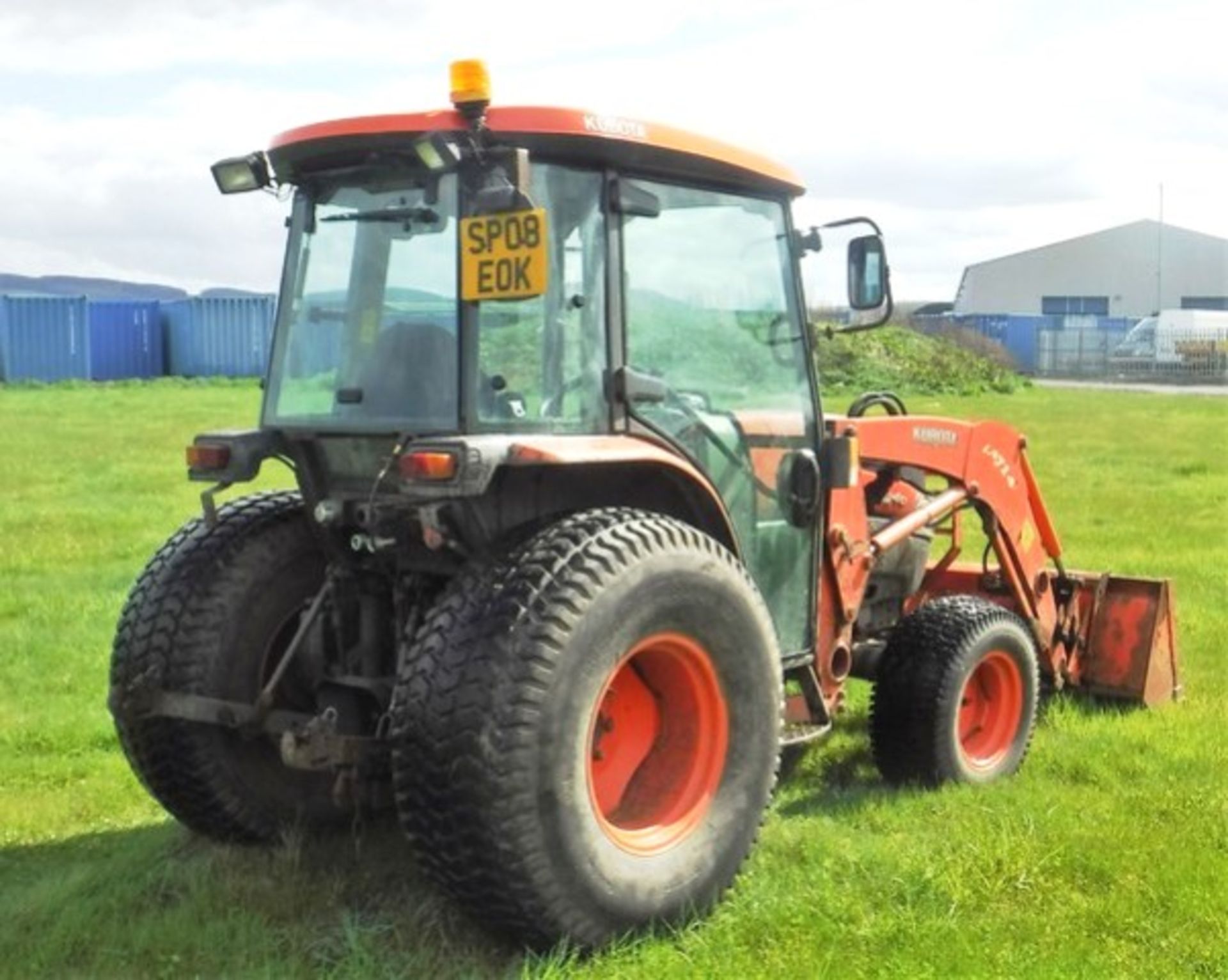 KUBOTA L4240 tractor c/w loader model LA714. Reg No SP08 EOK, s/n 3029671535. 3285 hrs (not verified - Bild 13 aus 17