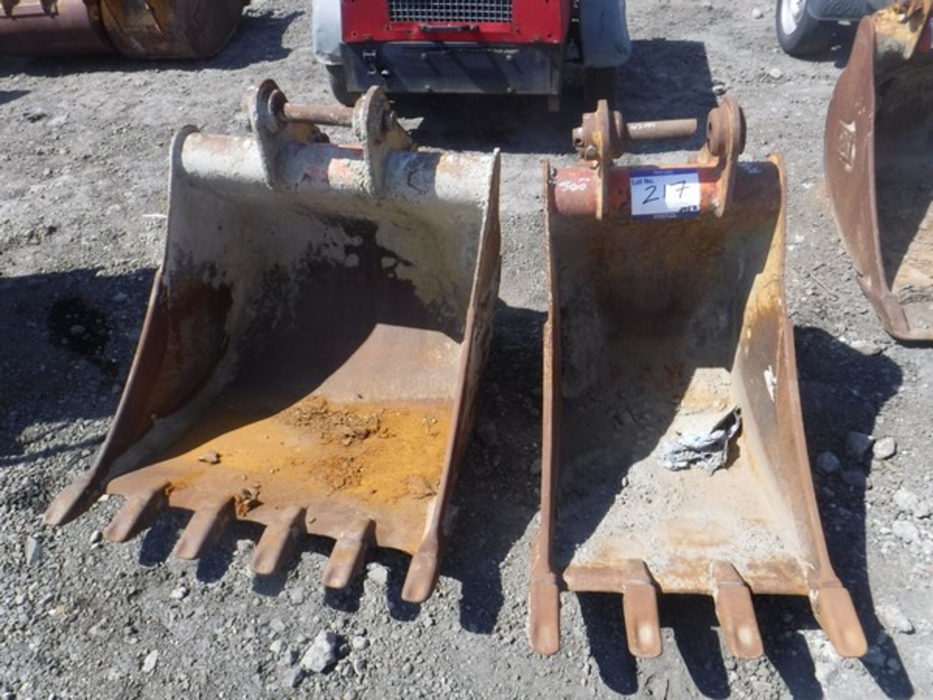 CAT DIGGING BUCKETS X 2 800mm & 1 500mm 45mm pins