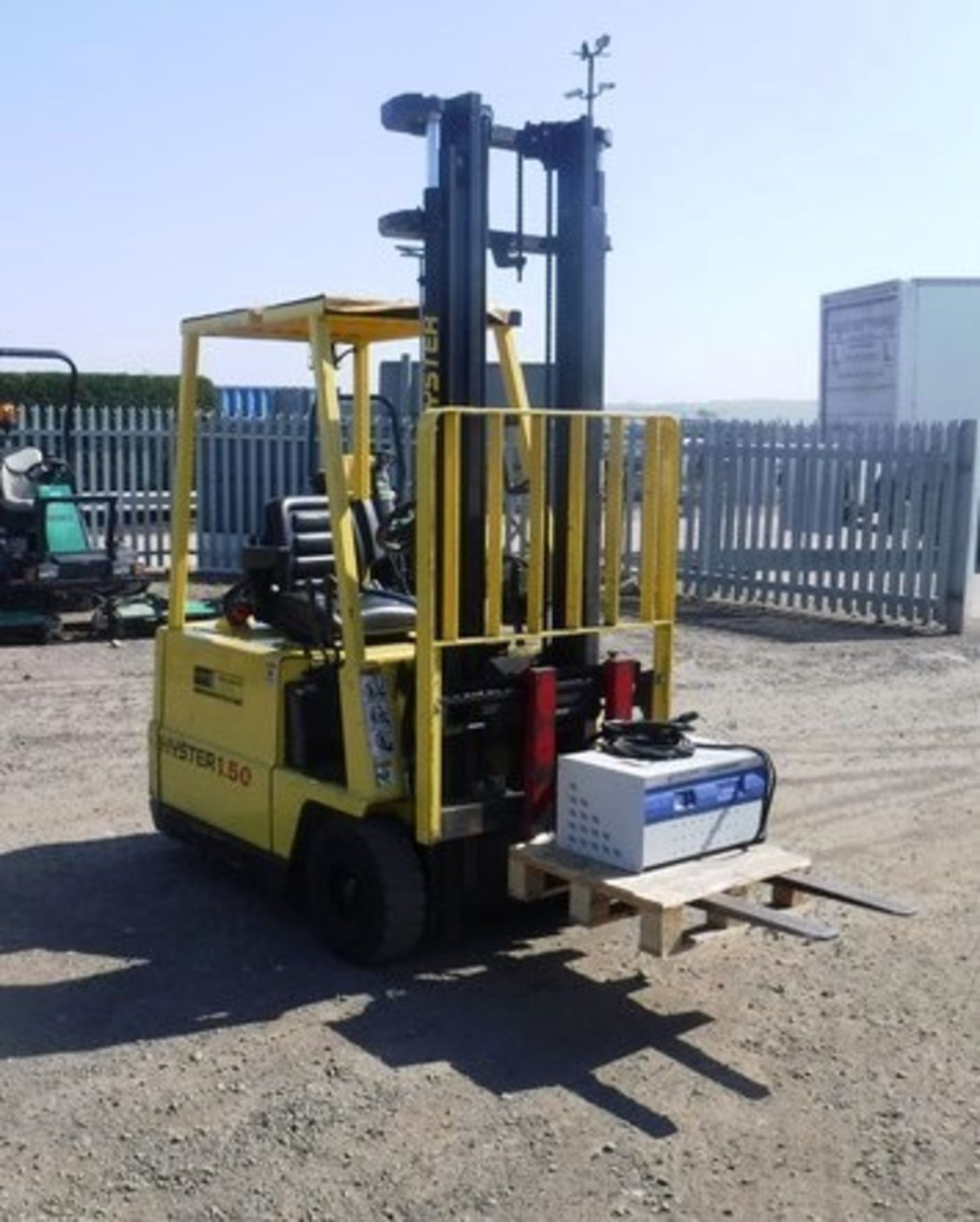 2011 HYSTER forklift A 1.50XL, s/n - C203B01762J, Max Reach - 3800mm, 402hrs (not verified) - Image 9 of 13