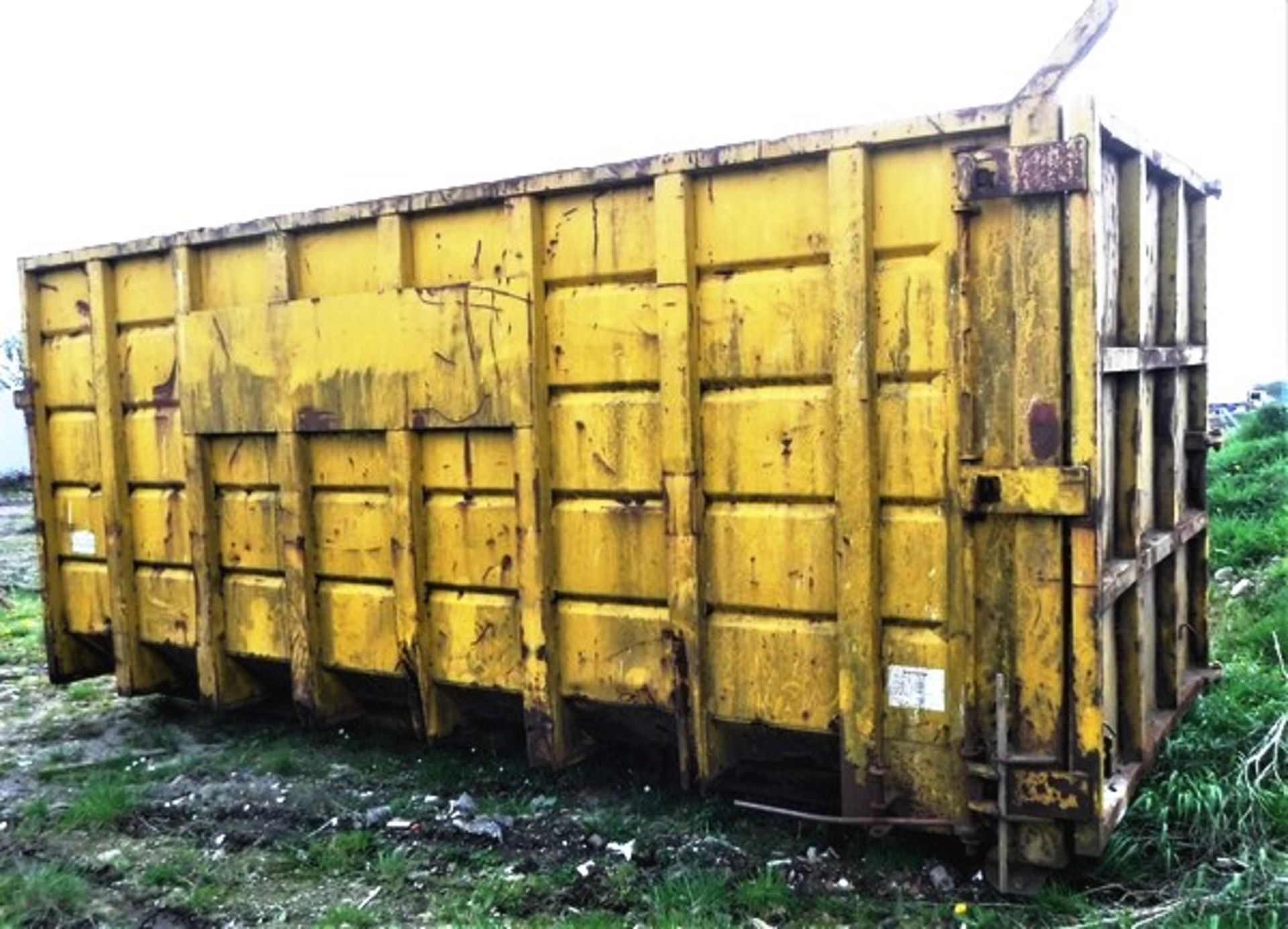 SELLERS OPEN TOP SKIP c/w access ladder. **To be sold from Errol auction site. Viewing and uplift fr - Image 6 of 7