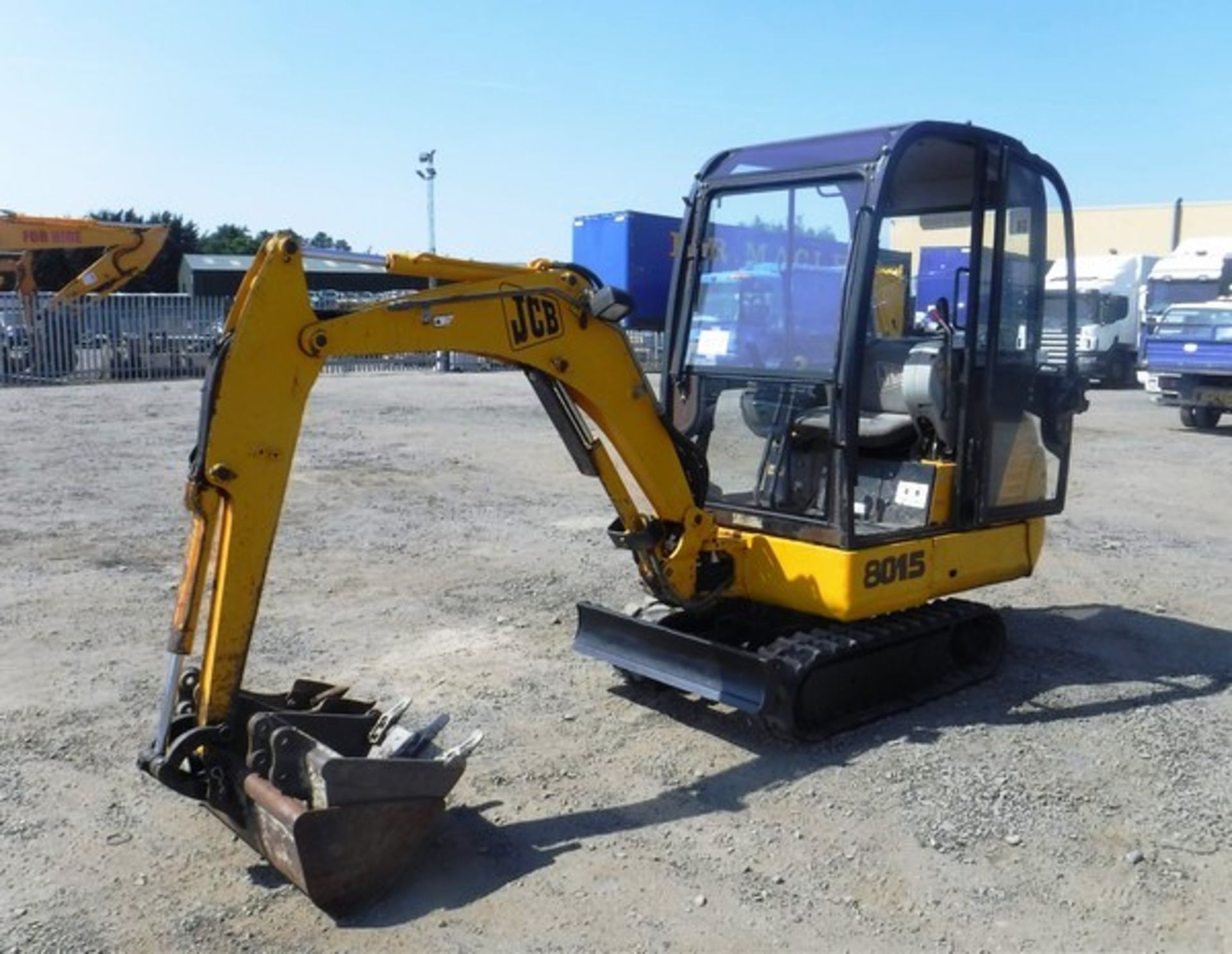 2003 JCB 301.5 c/w 3 buckets s/n 1020153 3270hrs (not verified)