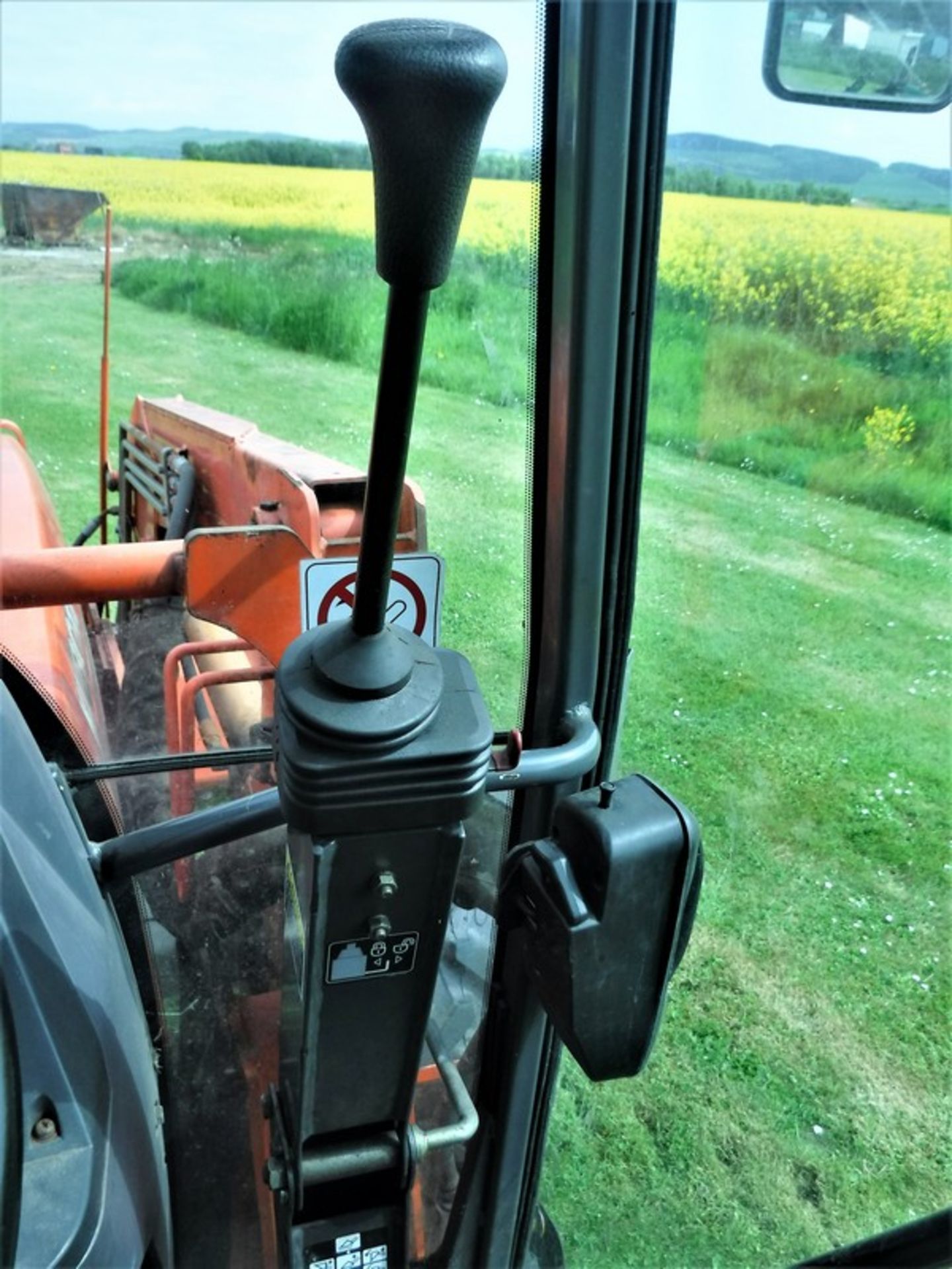 2007 KUBOTA ME8200 c/w LA1251 front loader. s/n ME820058610. 5700hrs (not verified). Reg no. SN57FW - Image 6 of 16