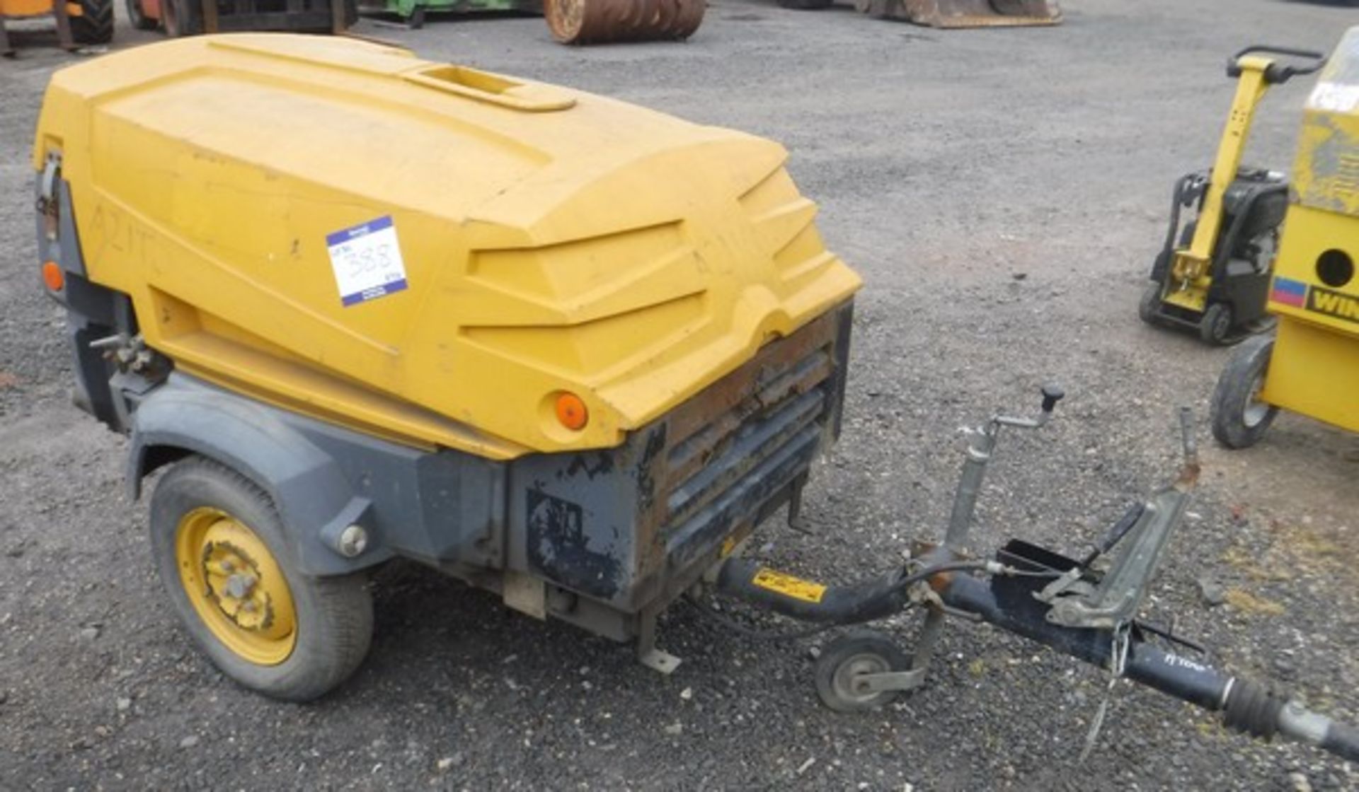 ATLAS COPCO XS37 single tool compressor 1911hrs (not verified). Needs electrics repaired.