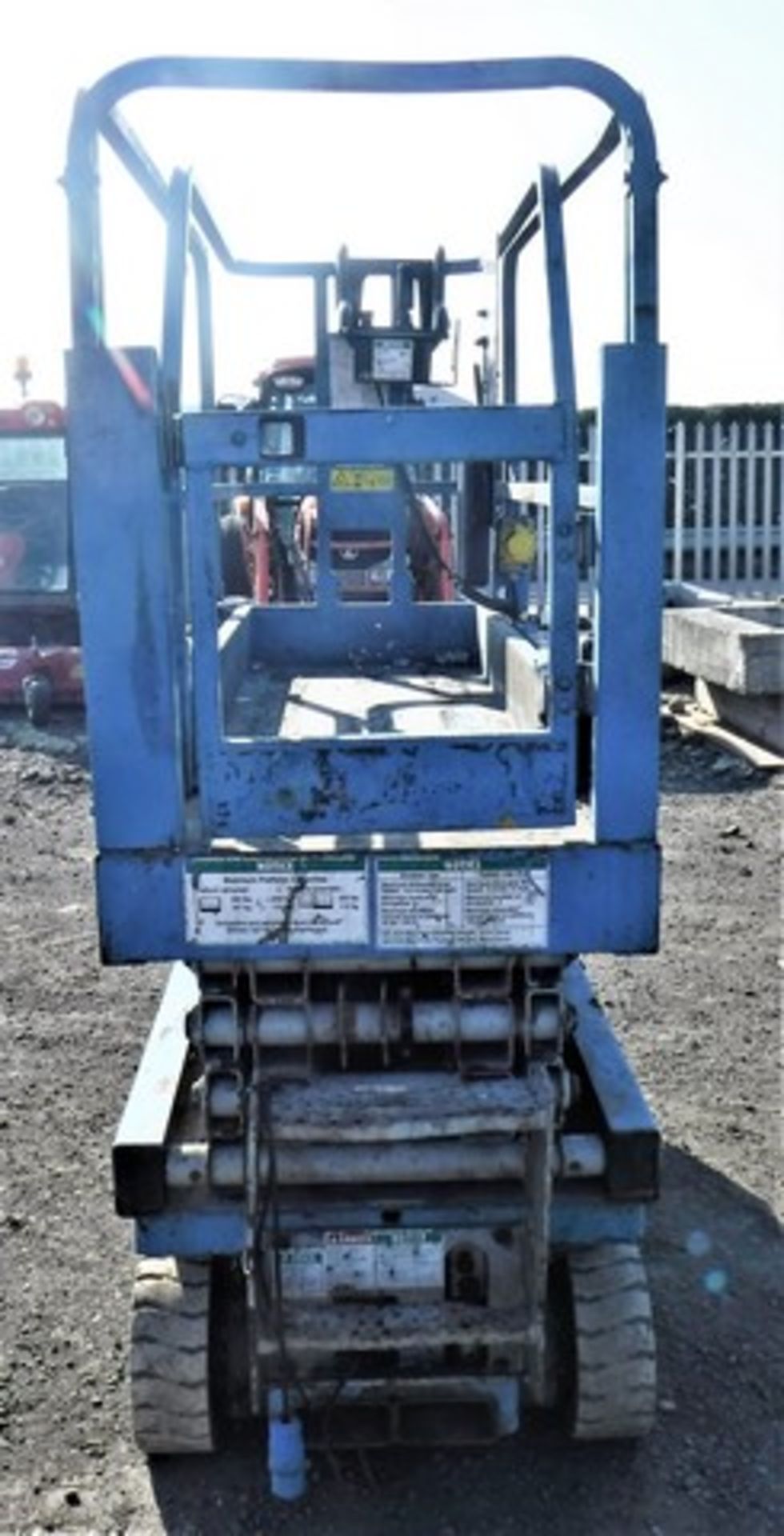 2002 GENIE GS-1930 self propelled scissor lift S/N - GS30-48823, 350hrs (not verified) - Image 4 of 10