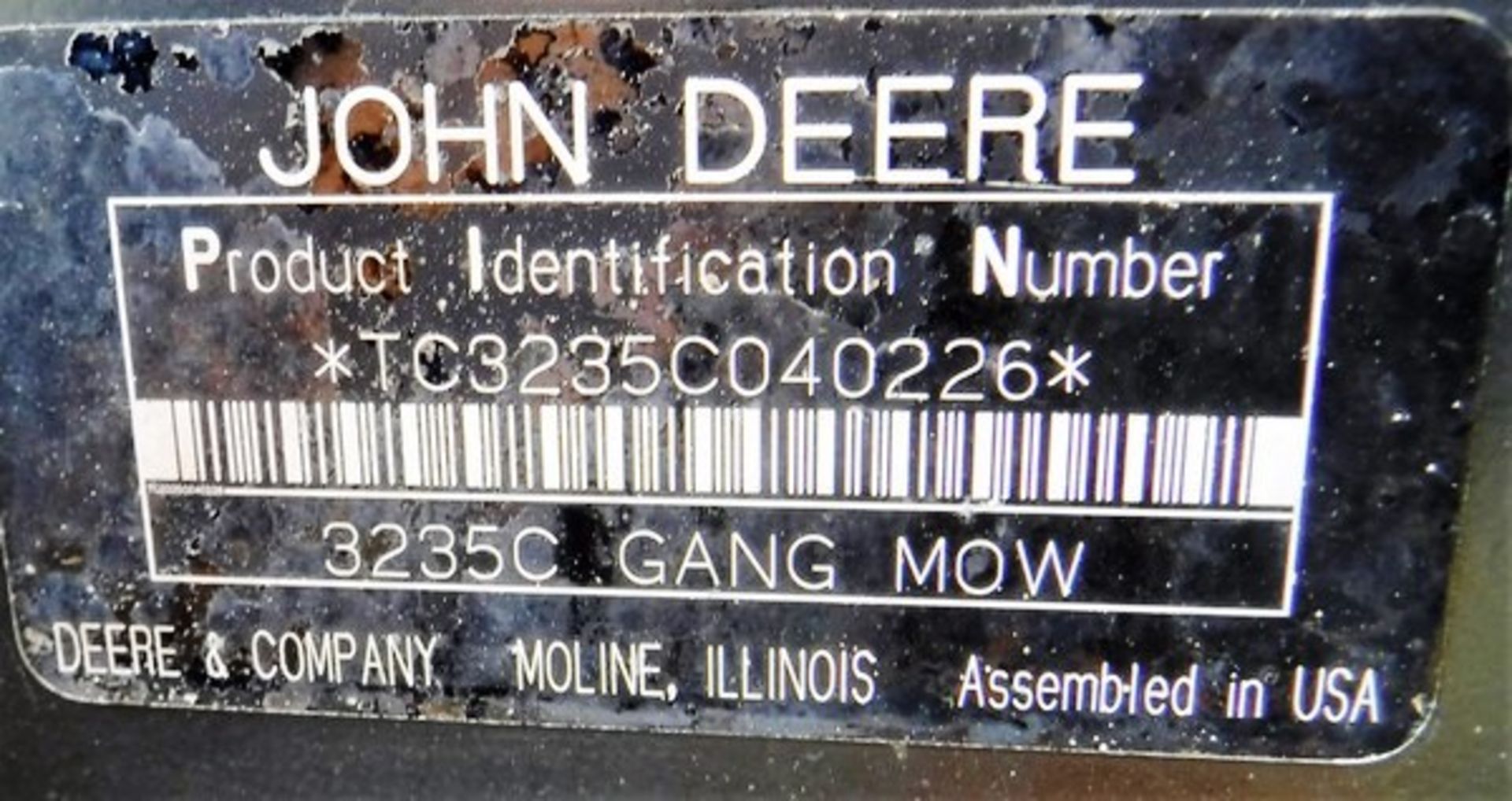 JOHN DEERE 3233C 3 gang out front ride on mower s/n TC32335C040226. 2601hrs (not verified). - Bild 11 aus 11