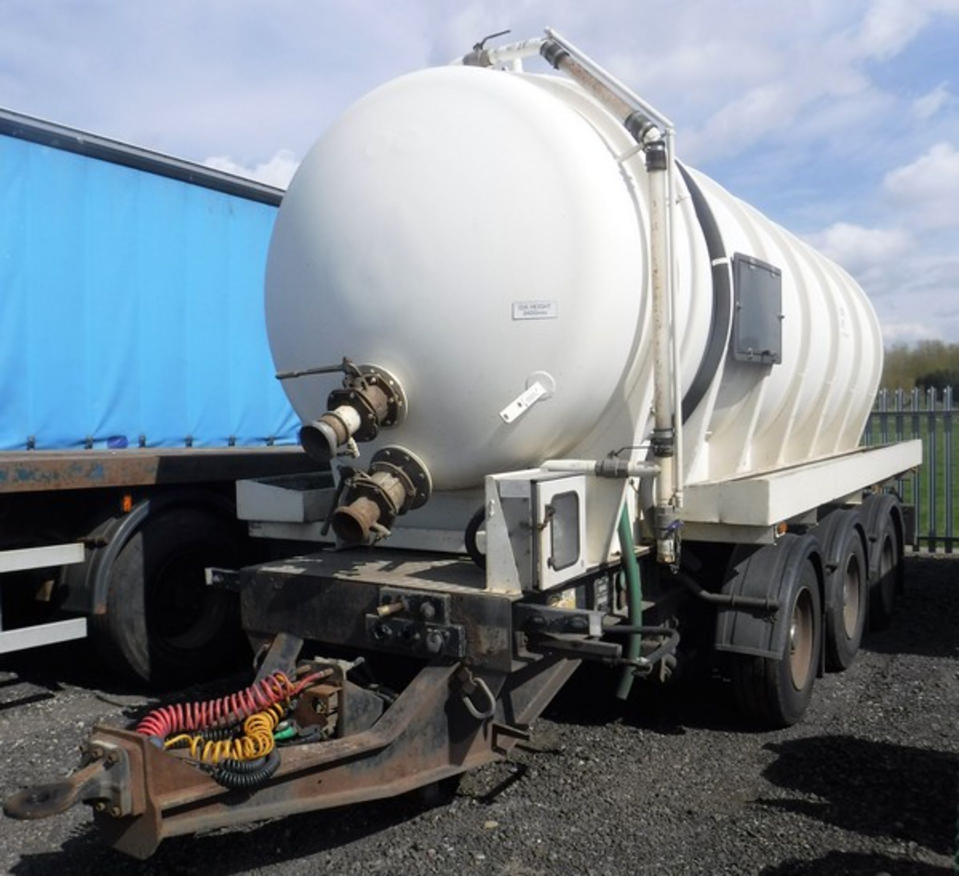 2008 WHEELBASE WSC 3/18 Vacuum tank trailer. Reg No C273861 s/n 40679/08. GVW 18000kg c/w 2008 Cross - Bild 10 aus 17