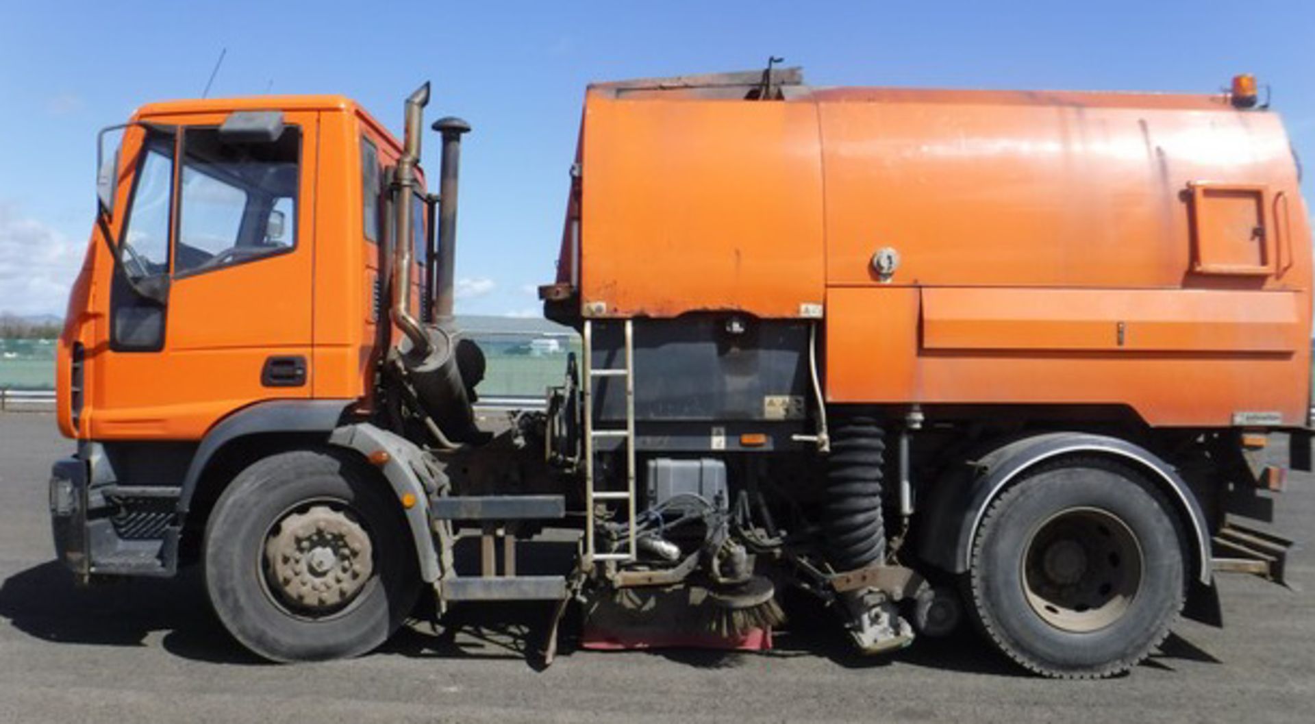 IVECO Johnson Sweeper - 5880cc - Image 20 of 21