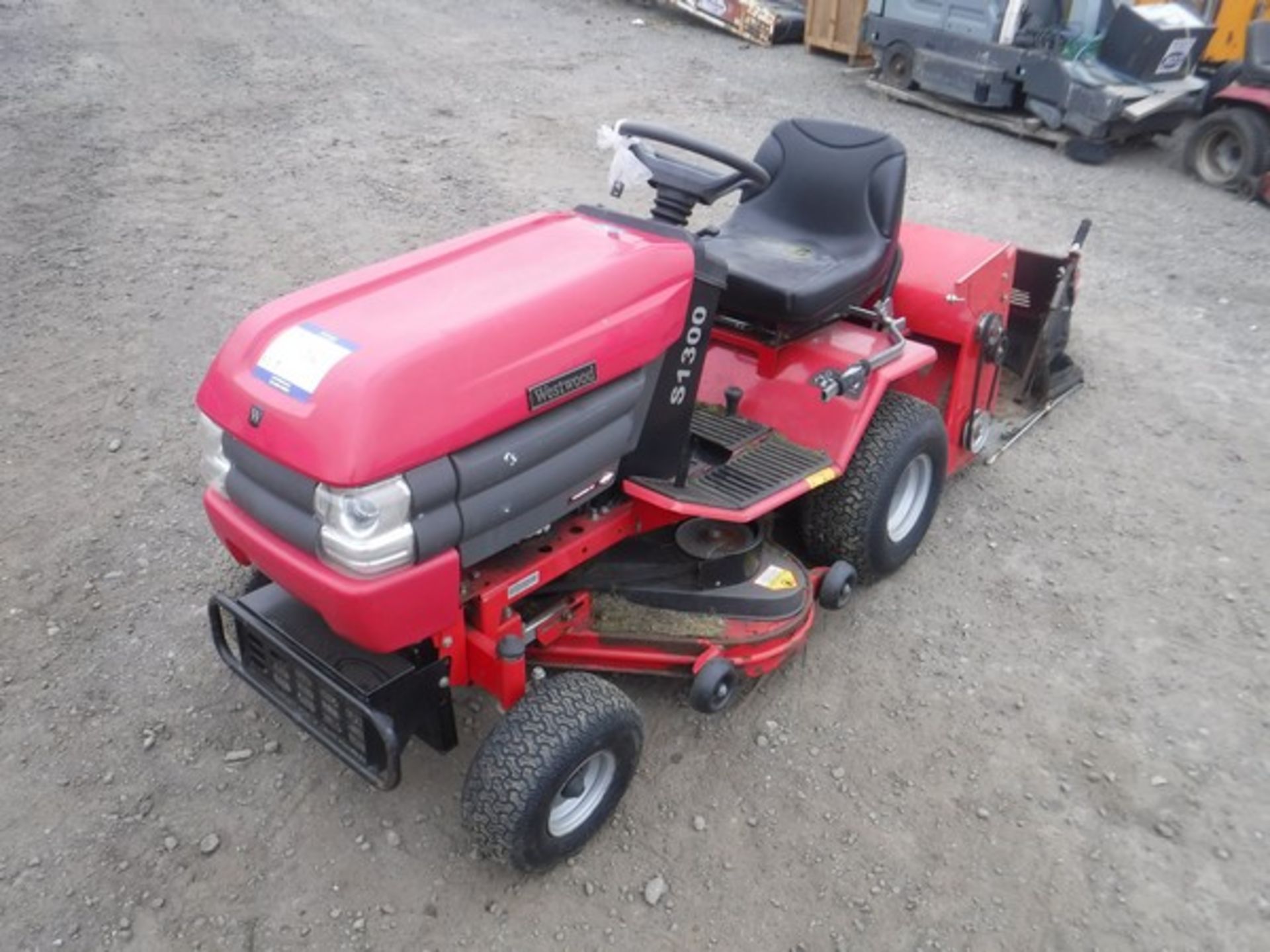 WESTWOOD S1300 ride on tractor mower for spares or repair