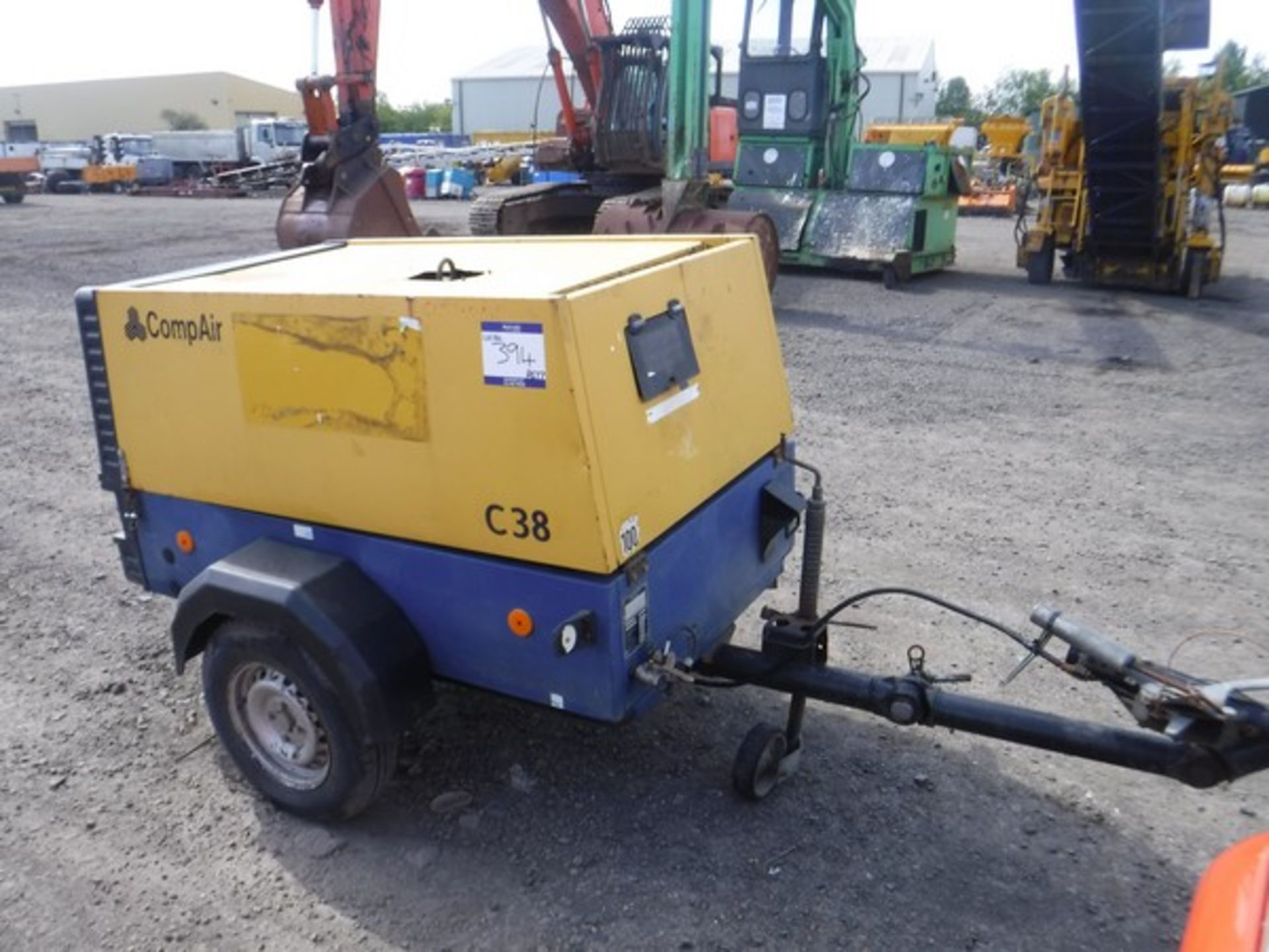 2002 COMPAIR DLT0404 2 tool compressor 2005hrs (not verified).