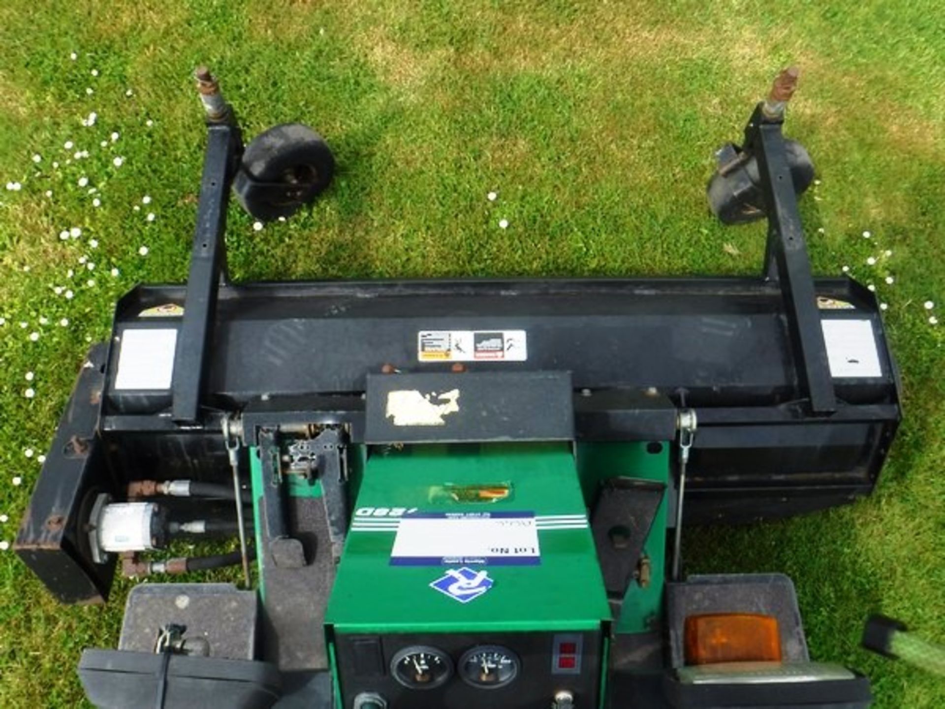 RANSOMES FRONT LINE 7280 ride on mower. Reg - Y106BSX. 4029hrs (not verified) - Image 2 of 13