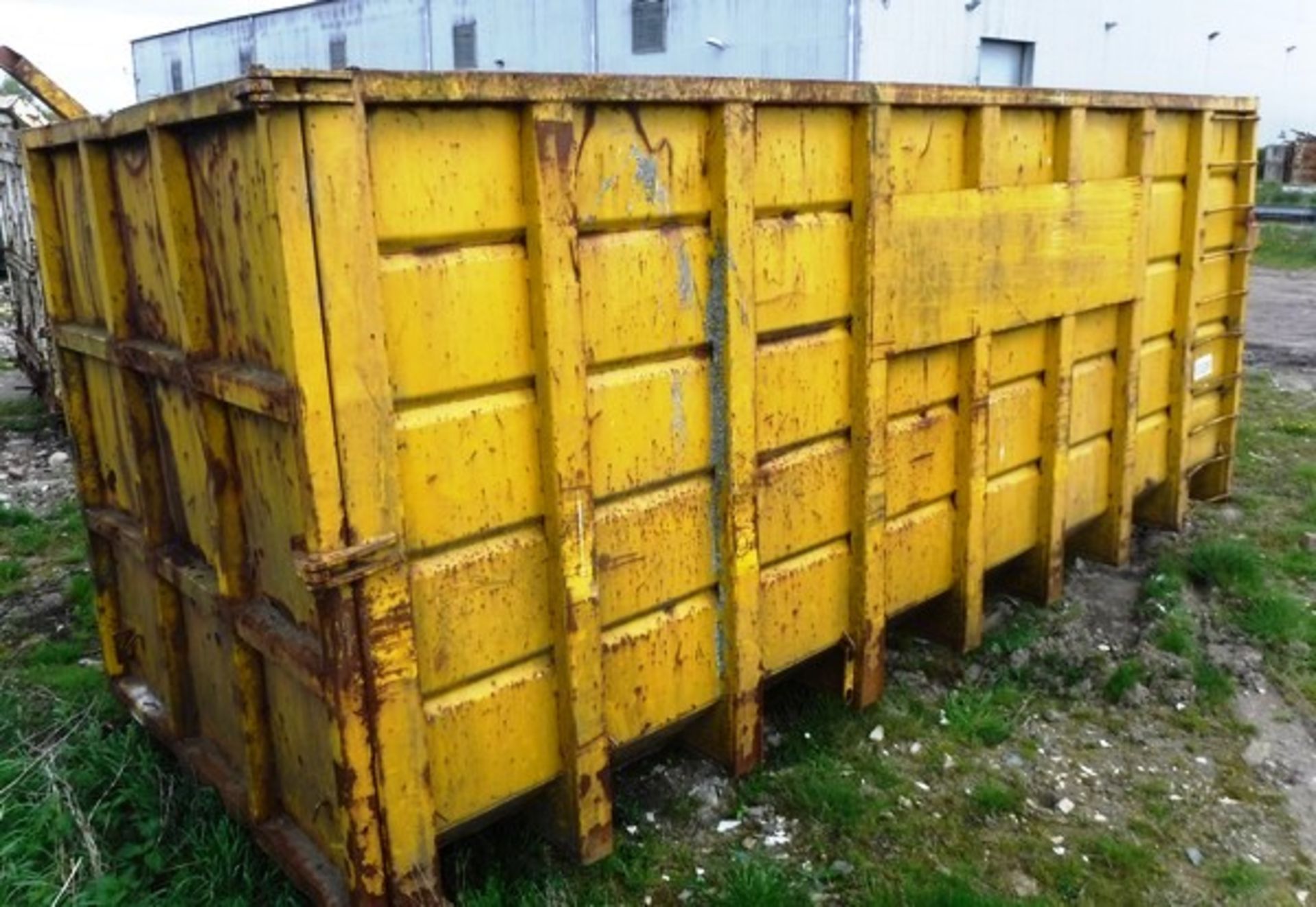 SELLERS OPEN TOP SKIP c/w access ladder. **To be sold from Errol auction site. Viewing and uplift fr - Image 5 of 7