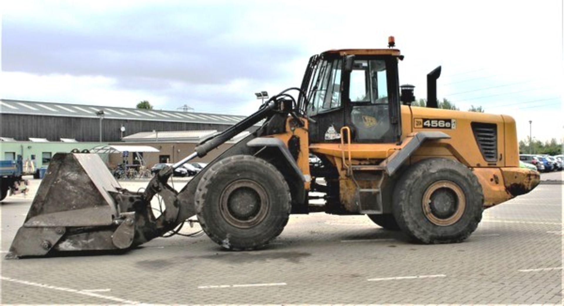 2008 JCB 456E loading shovel c/w 1 bucket s/n 1239459 - Image 8 of 16