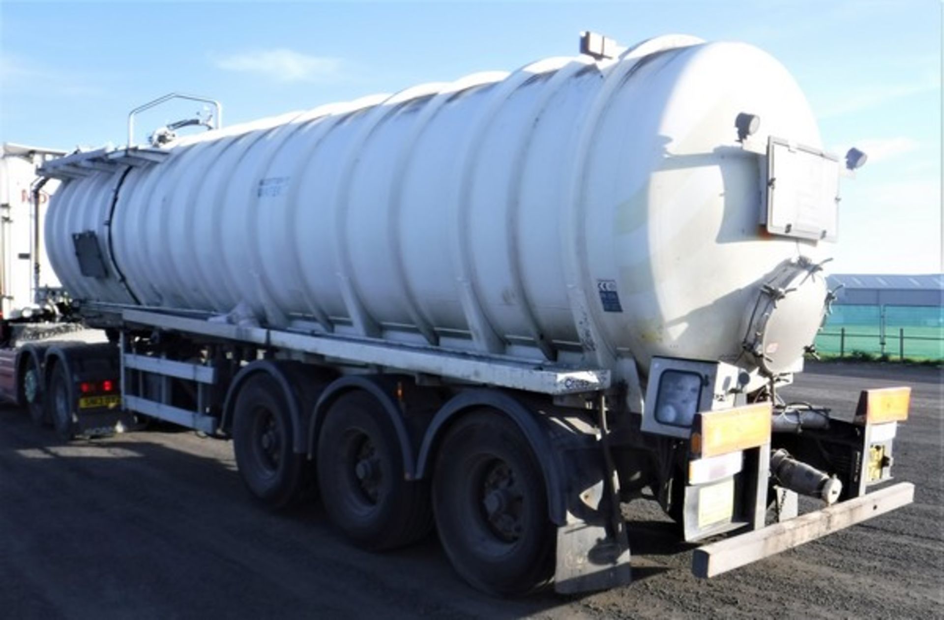 2007 WABCO vacuum tank trailer. Reg No C233117, s/n 23/33000/07. Triple axle. GVW 38180kg c/w Crossl - Image 9 of 15