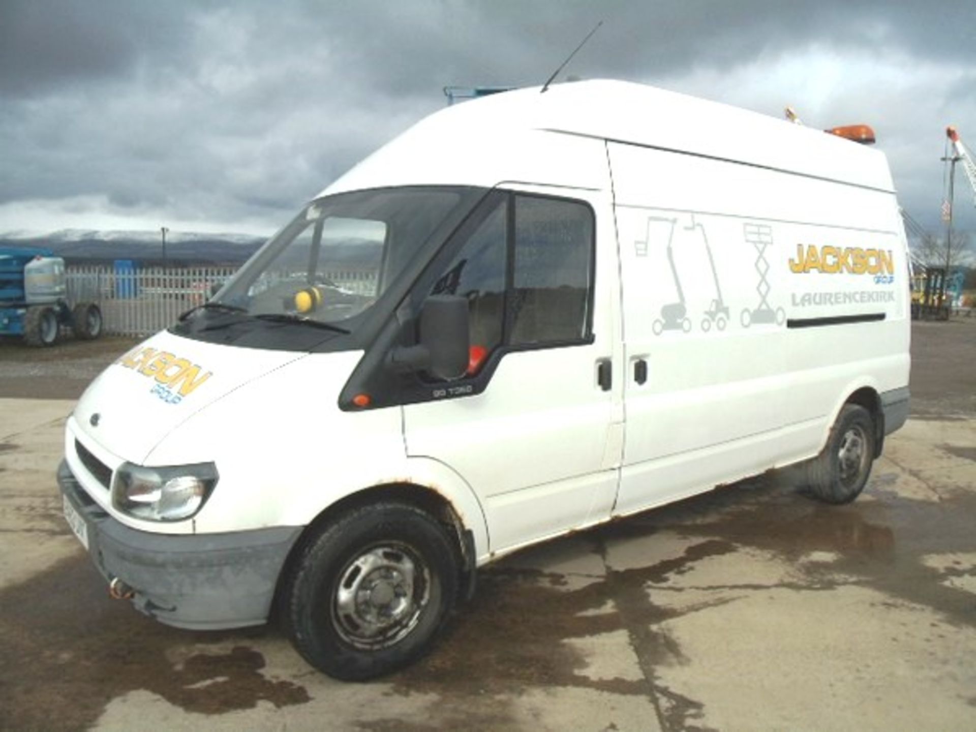 FORD TRANSIT 350 LWB TD - 2402cc