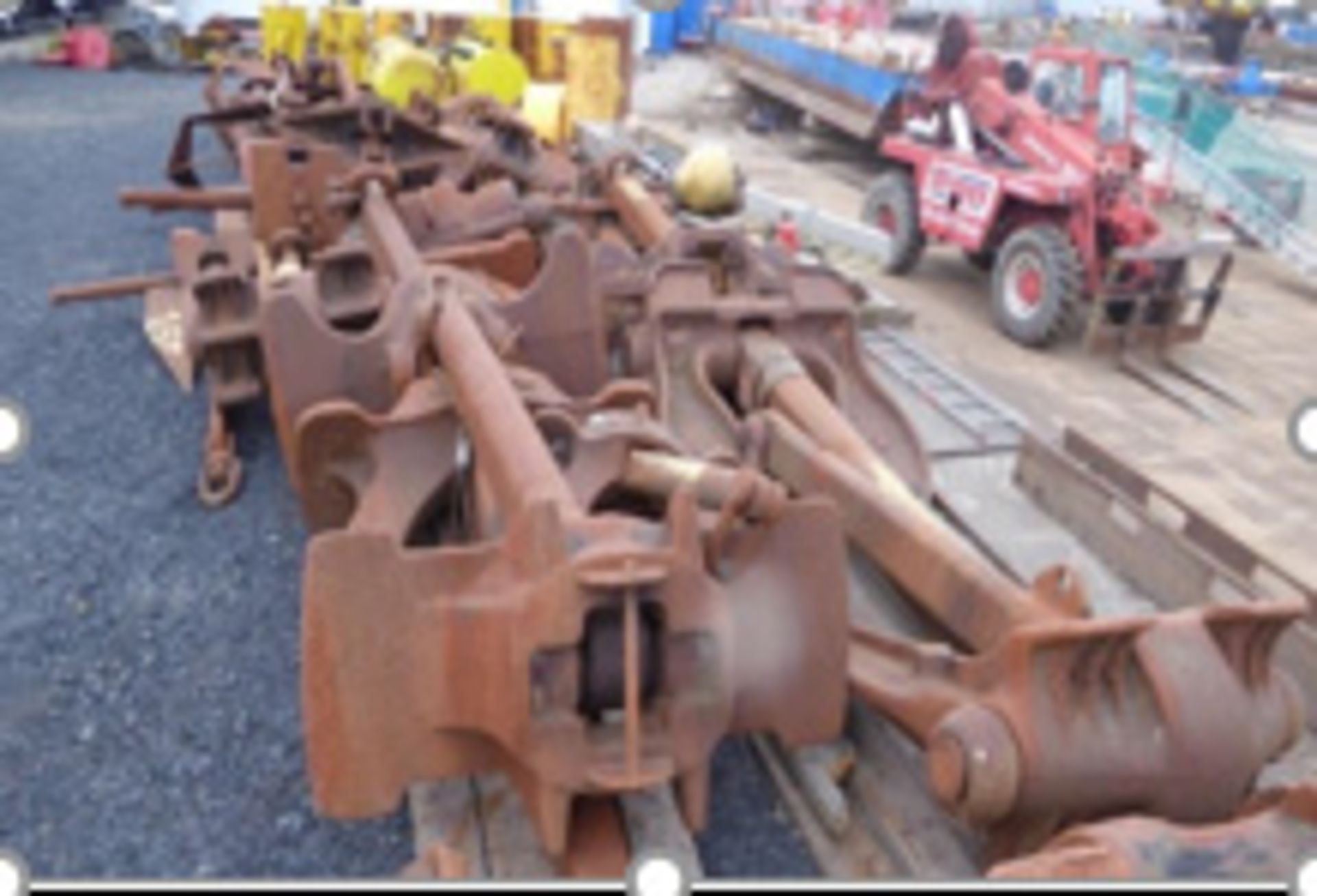 BYRES, HALLS, DANFORTH & AC4 TYPES ANCHORS - approx 30.1T-5T. Location - North Yard (top road). ** - Bild 2 aus 2