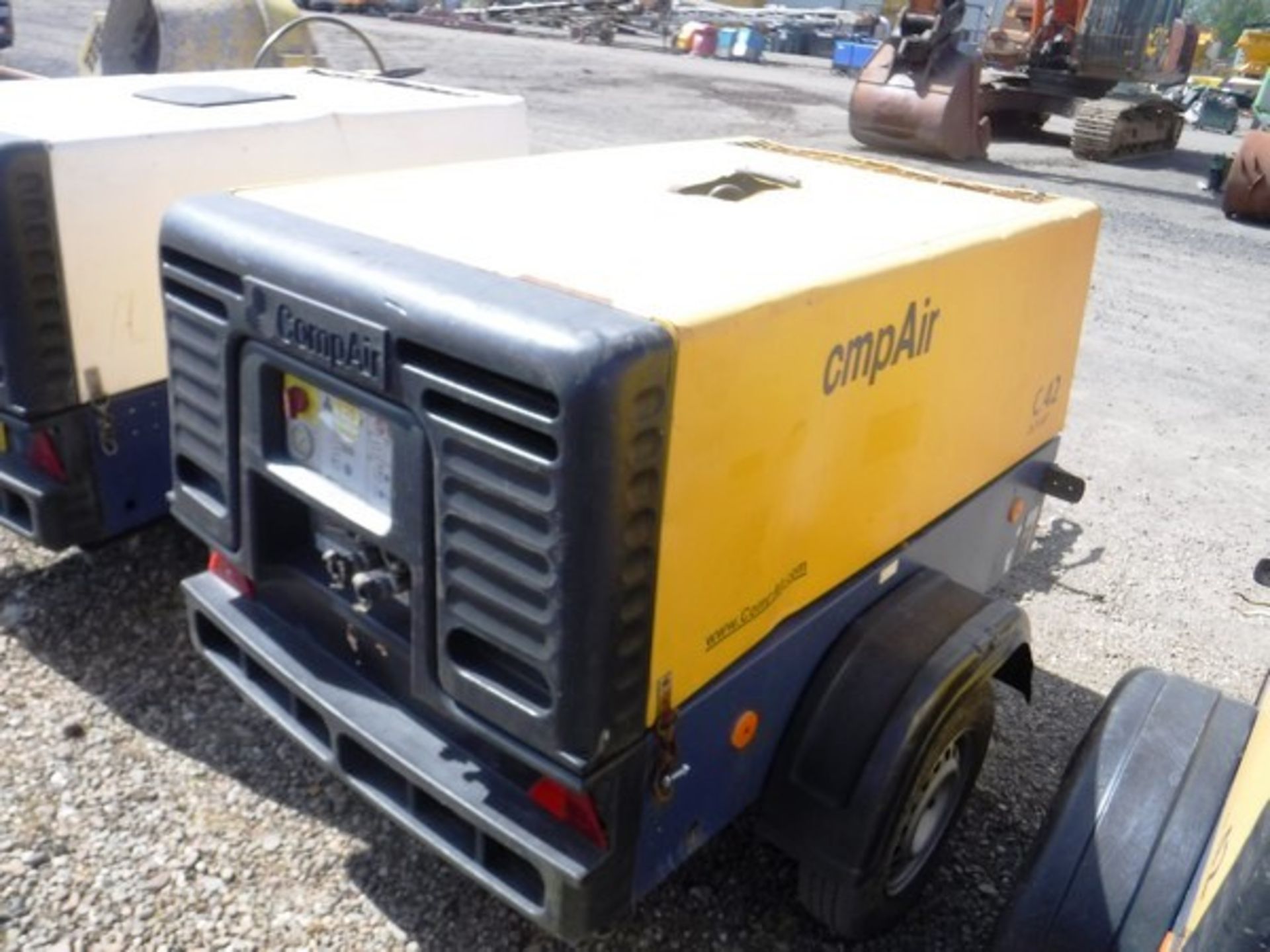 2007 COMPAIR C42 DLT0404 compressor 2072hrs (not verified) - Image 2 of 4