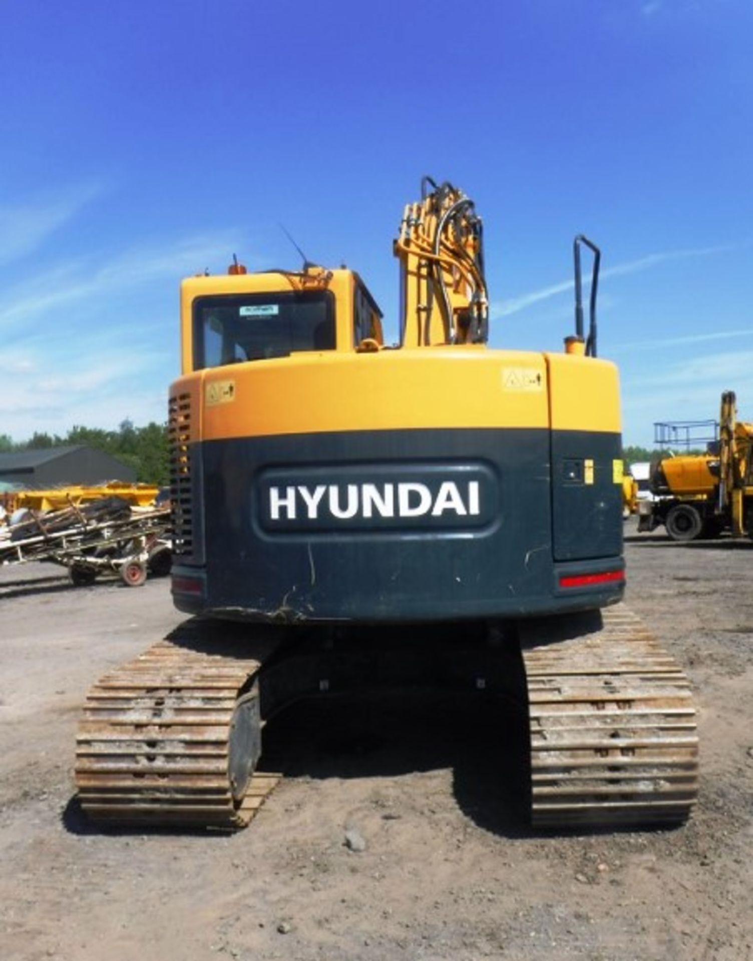 2014 HYUNDAI 145-9A excavator c/w 1 bucket. Short body version ideal for site work. s/n 068. 4263hr - Image 27 of 32