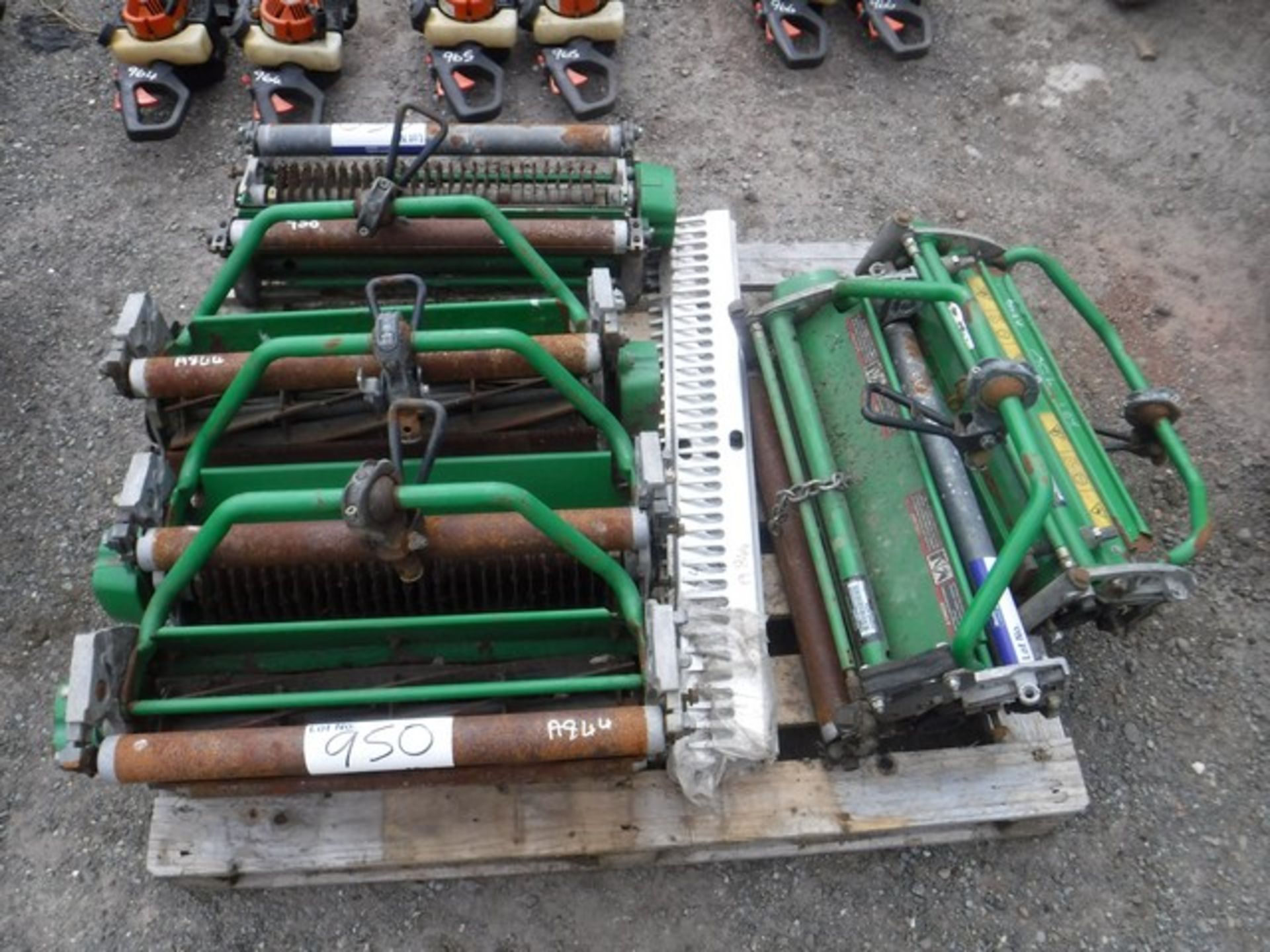 JOHN DEERE greens cutting cylinders X 3, JOHN DEERE verti cut units x 3 & JOHN DEERE scarifying uni