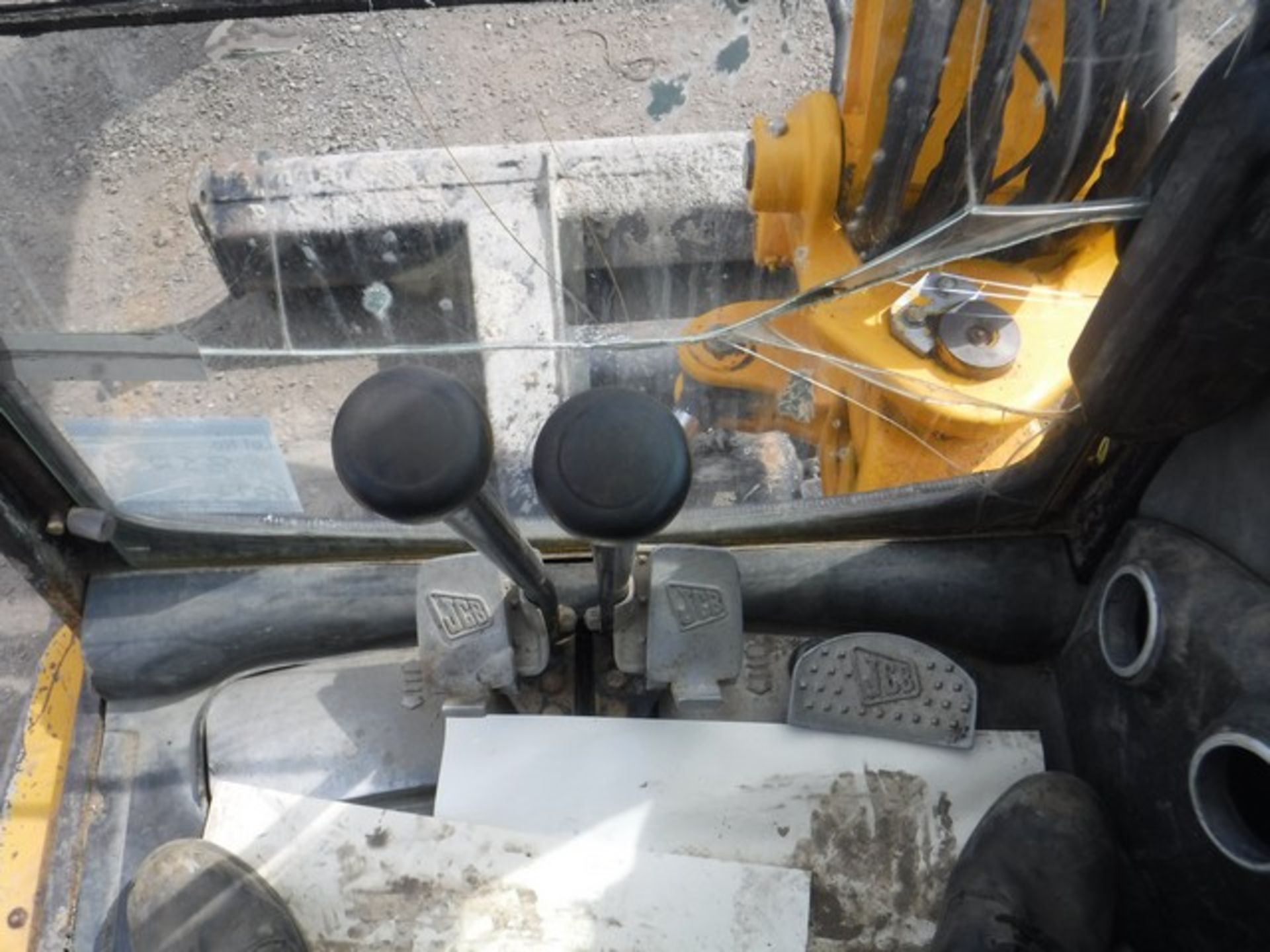 2009 JCB 8045 Mini Excavator . S/N 1070829. c/w bucket, hammer lines,q/hitch,rubber tracks & dozer b - Image 6 of 16