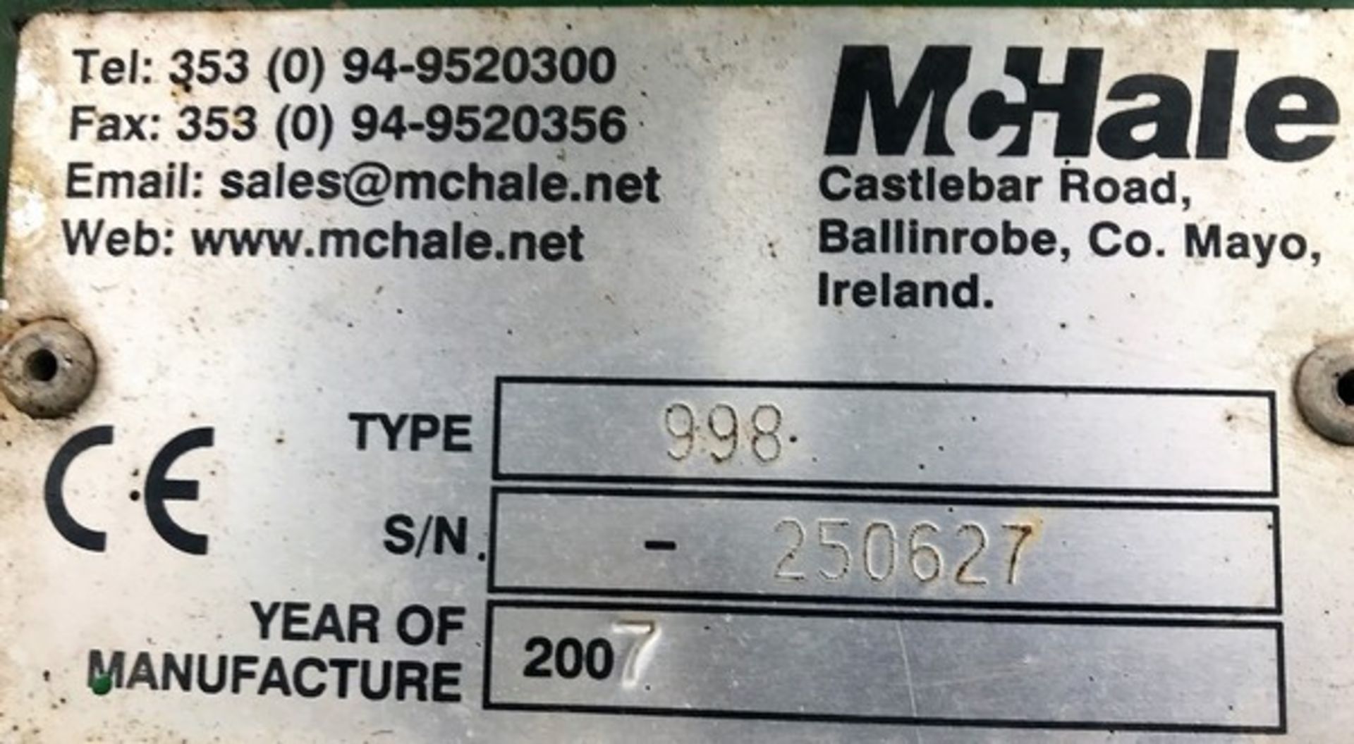 2007 MCHALE 998 square bale wrapper. S/N 250627. Runs on diesel engine. c/w 2 remote controls, servi - Image 2 of 10