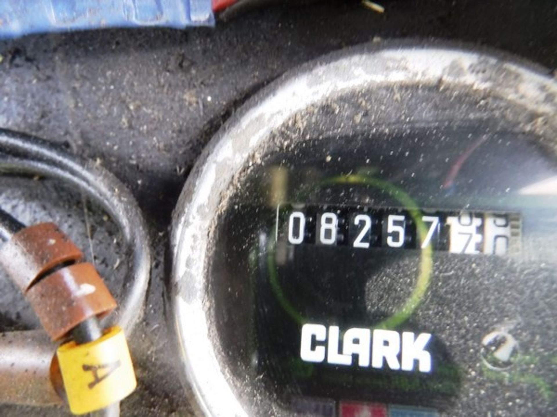1995 CLARKE CASCADE FORKLIFT - s/n GEF6041. 8257hrs (not verified) - Image 5 of 13