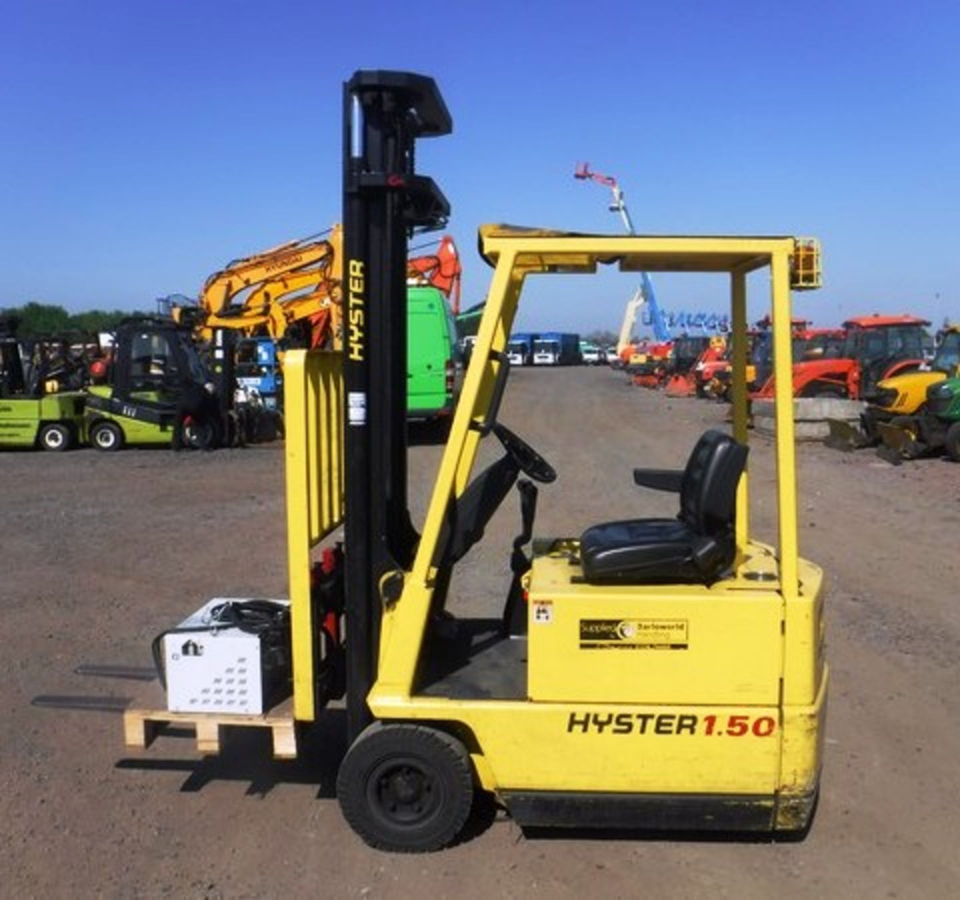 2011 HYSTER forklift A 1.50XL, s/n - C203B01762J, Max Reach - 3800mm, 402hrs (not verified) - Image 2 of 13