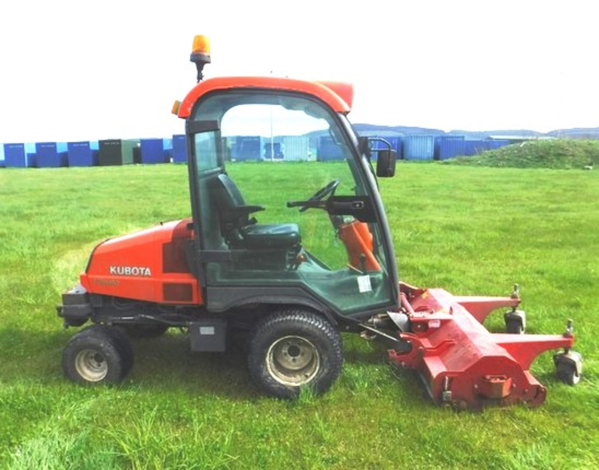 2010 KUBOTA 3680 - FC. Flaildeck 155 out front mower. Reg No SP12 AHF, s/n 3680 C327-21. 1229 hrs (n - Bild 13 aus 18