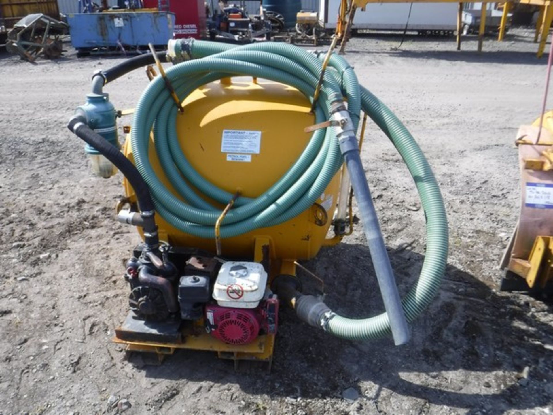 PORTABLE VACUUM TANK, c/w Donkey Engine, s/n WO350 - Image 2 of 2