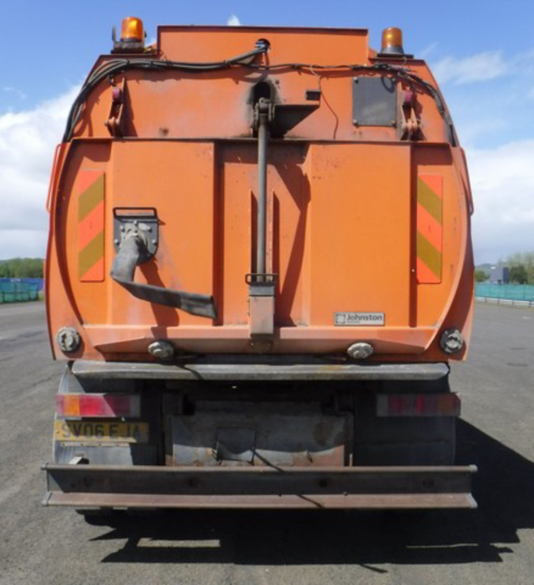 IVECO Johnson Sweeper - 5880cc - Image 18 of 21