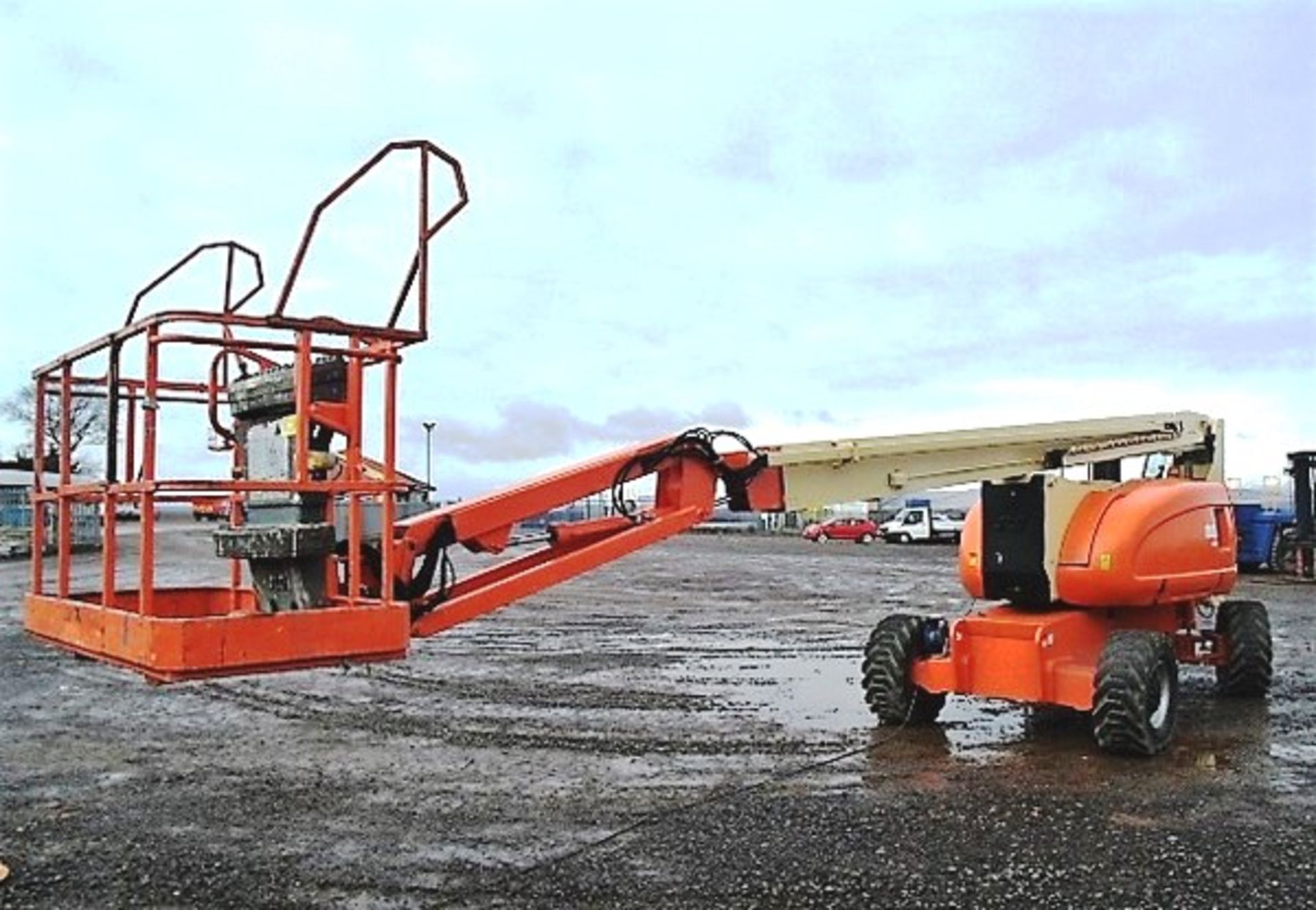 1999 JLG 800AJ, S/N - 1871, 5672hrs (verified), new CAT track hoses & wiring loom on boom by JLG 3 y