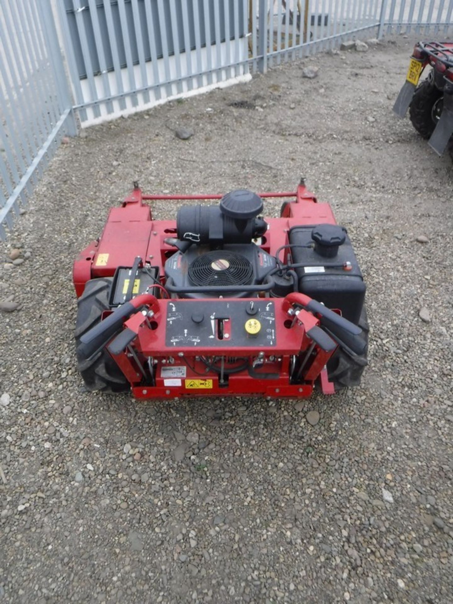 FERRIS walk behind 23.5hp petrol mower- 4ft cut, 292hrs (not verified) . - Image 2 of 3