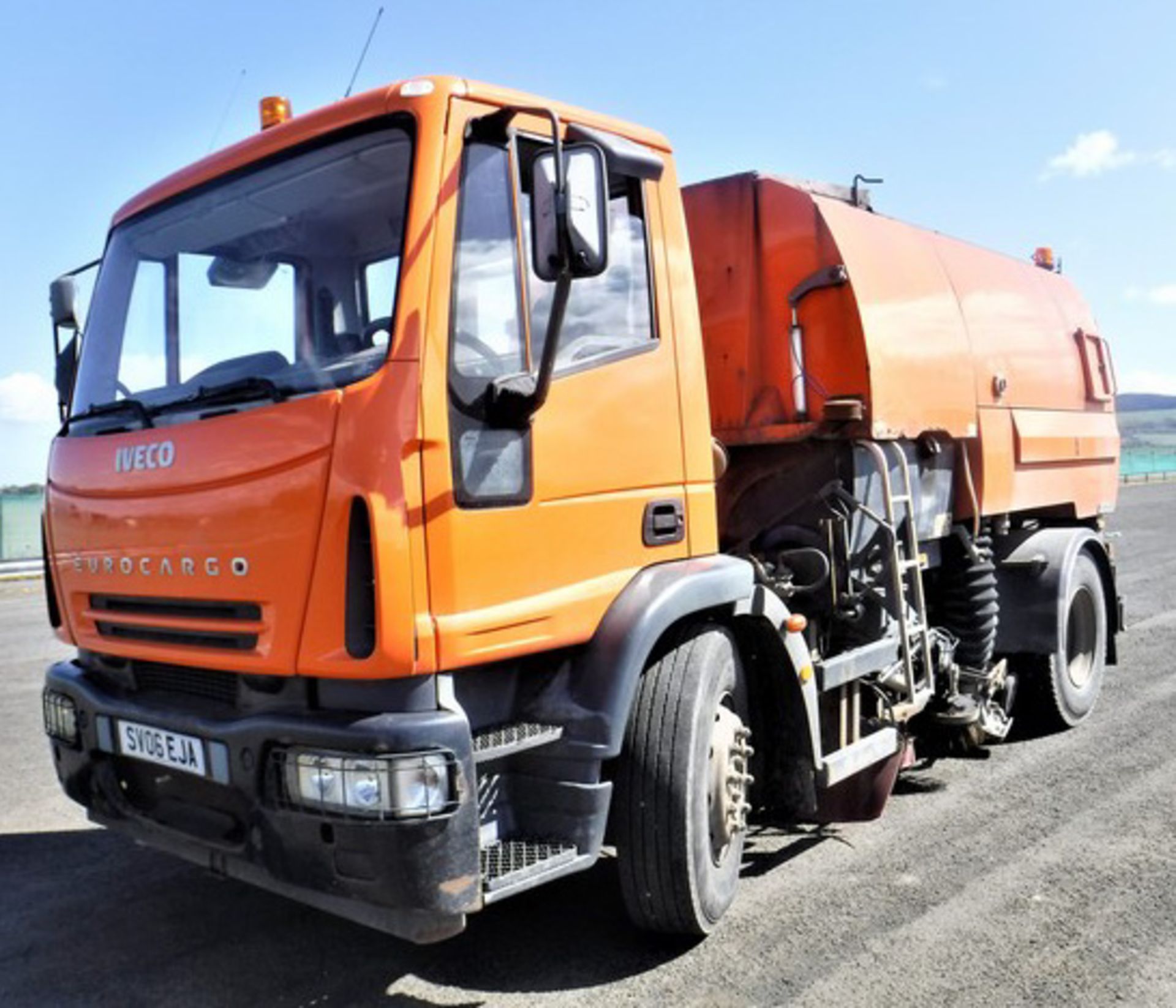 IVECO Johnson Sweeper - 5880cc