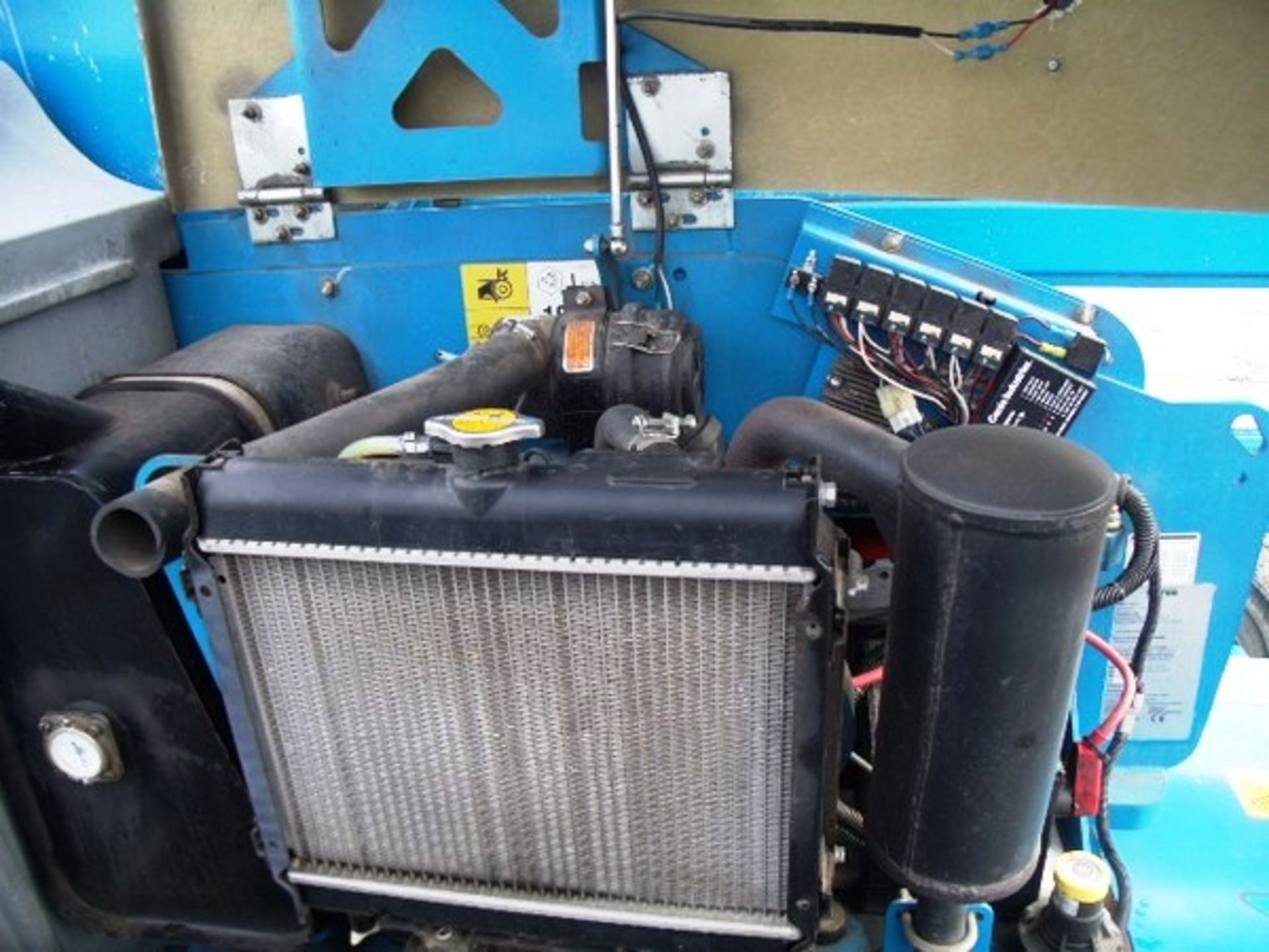 2012 GENIE Z45/25J Bi-Fuel, s/n - 45278, 405hrs (verified), Kubota engine. - Image 8 of 13
