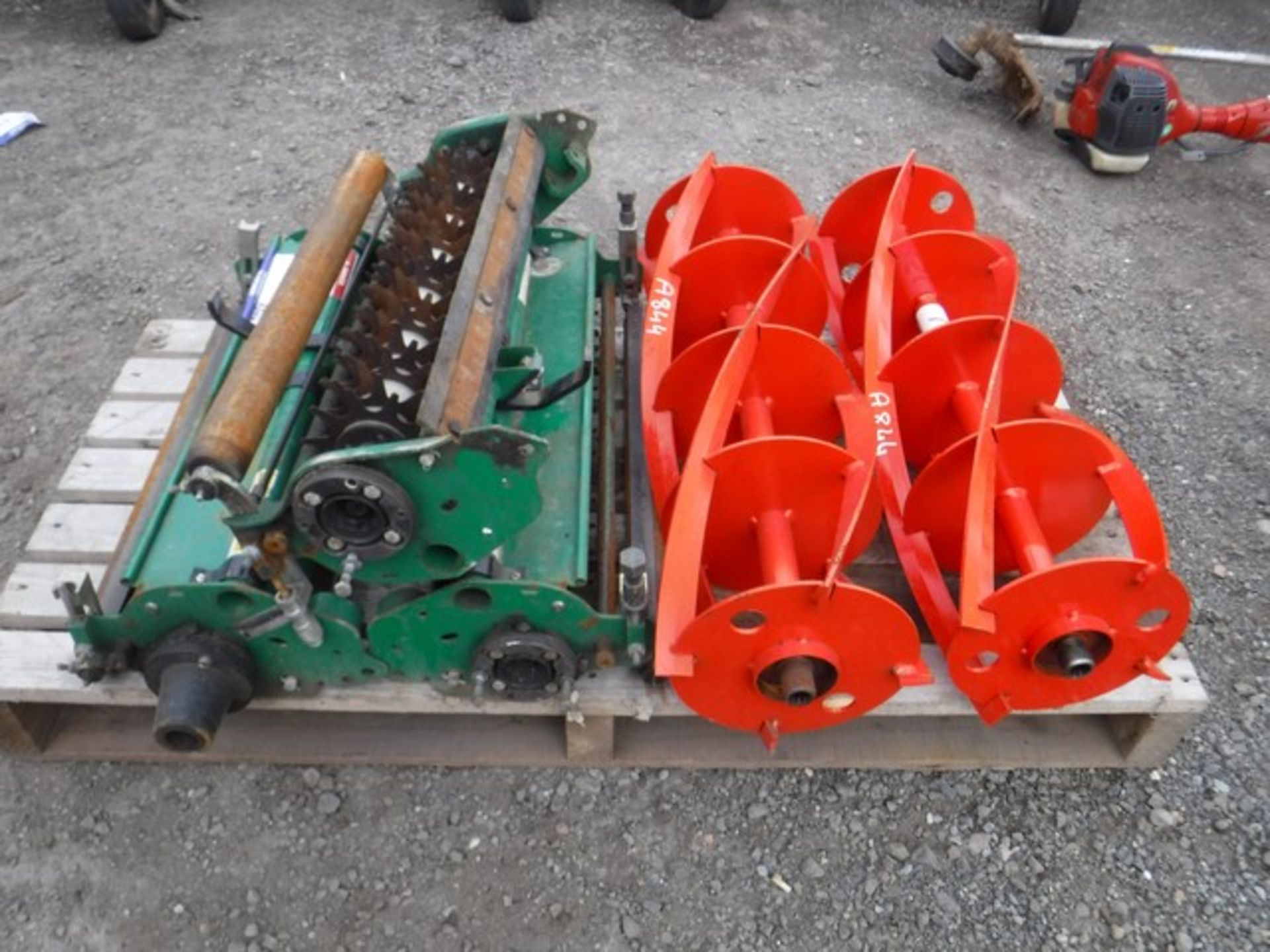 RANSOMES TEXTROW scarifiers & 2 new cylinder/ blades for Ransomes 2250. - Image 4 of 4