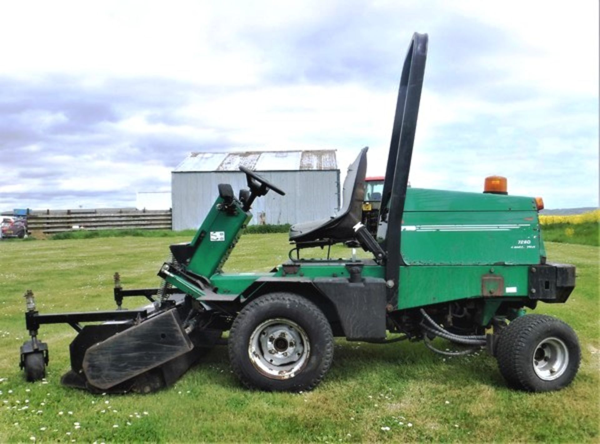 RANSOMES FRONT LINE 7280 ride on mower. Reg - Y106BSX. 4029hrs (not verified) - Image 12 of 13