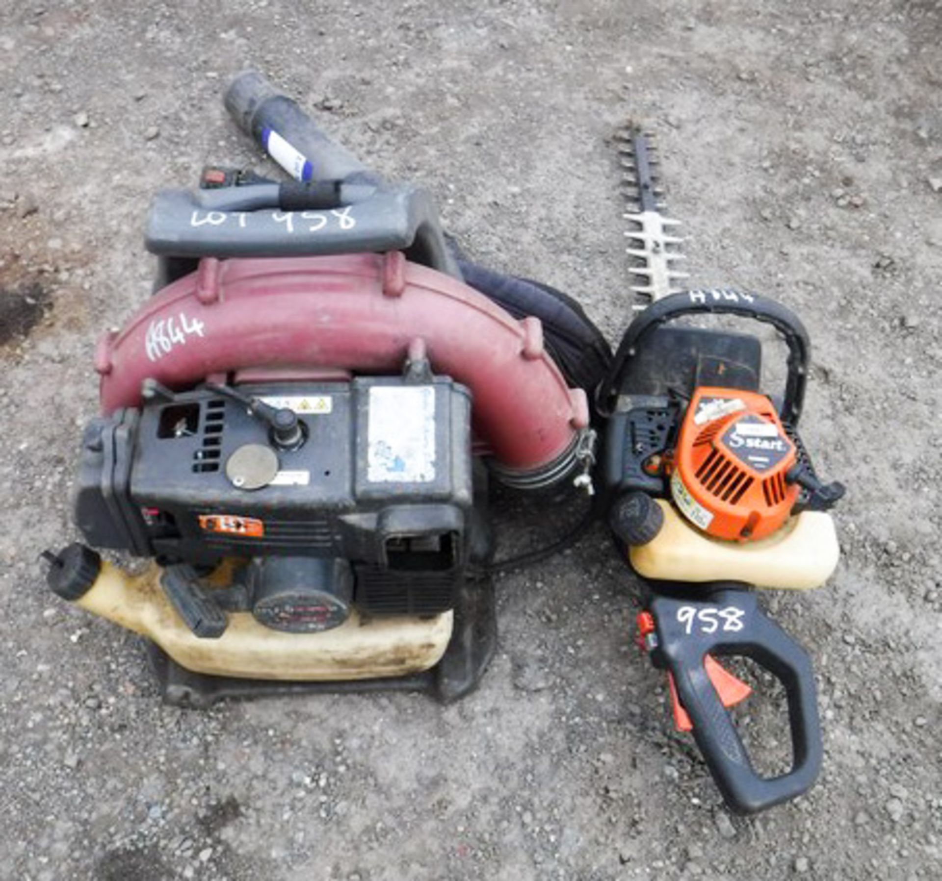 KAWASAKI leafblower & Tanaka hedge cutter.