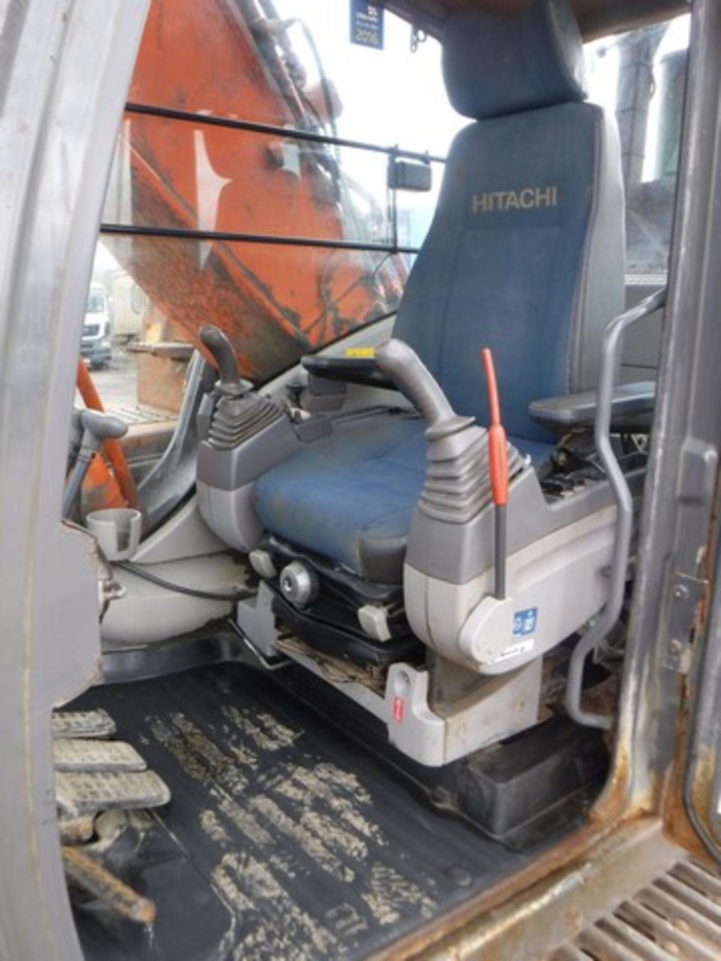 2008 HITACHI ZX350LC-3 excavator, s/n - HCMBFP00P00054918, 8750hrs (not verified), 1 bucket. - Image 11 of 25