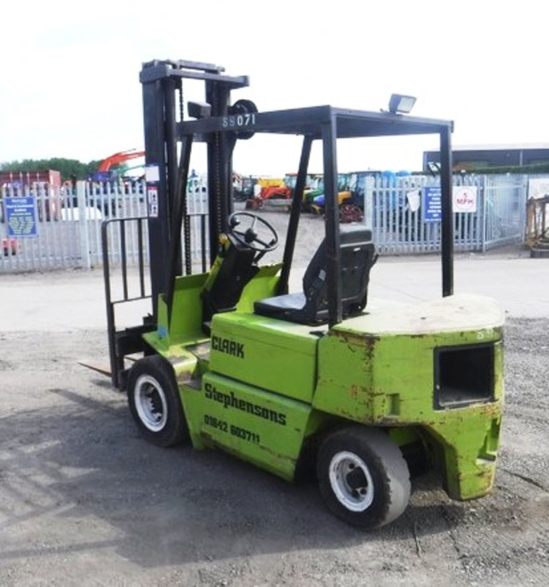 1995 CLARKE CASCADE FORKLIFT - s/n GEF6041. 8257hrs (not verified) - Image 11 of 13